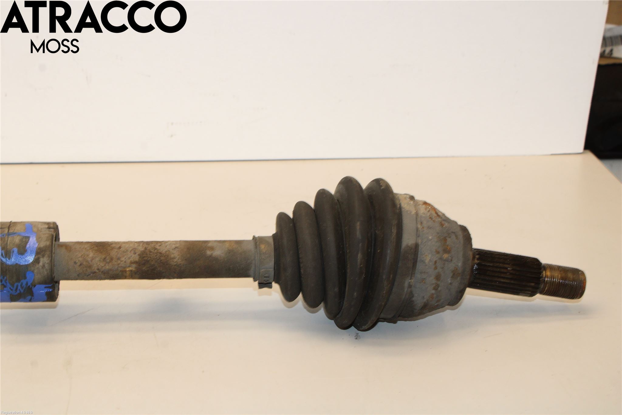 Ford FIESTA 09-12 Drivaksel Foran Kompl Høyre