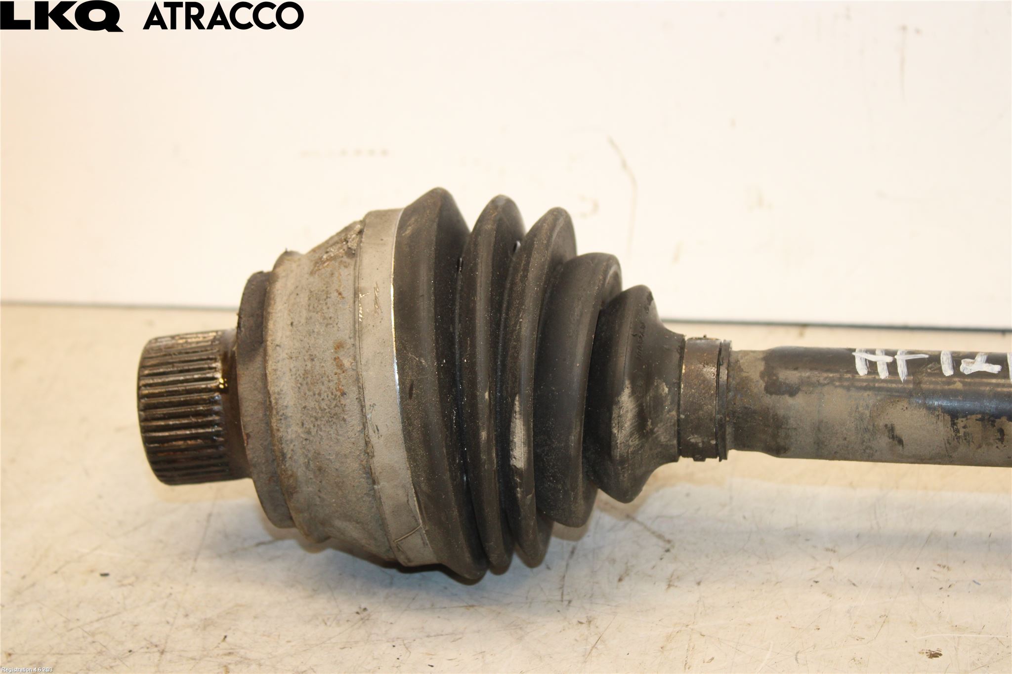 Audi A4/S4 08-11 Drivaksel Foran Kompl Høyre