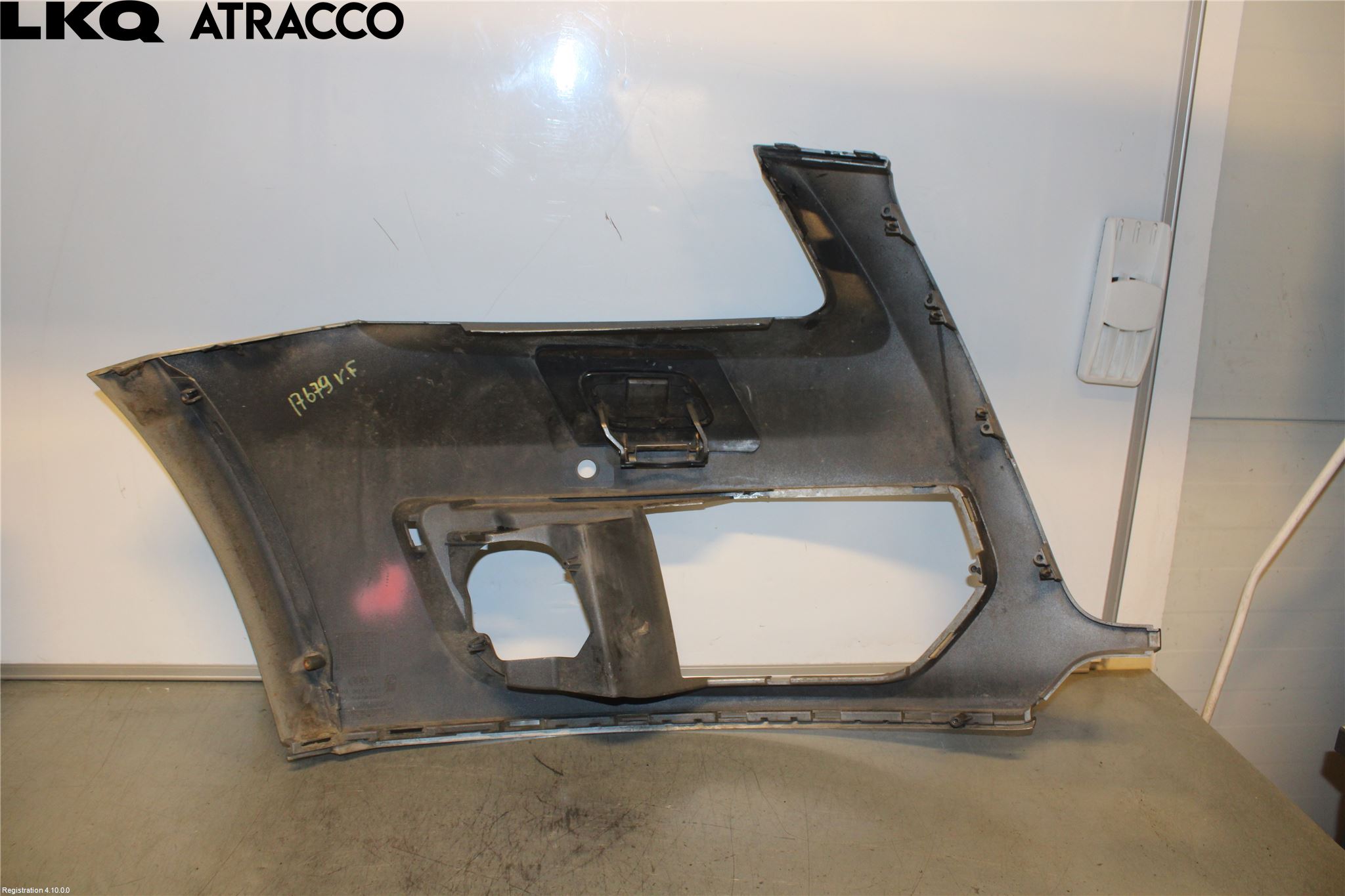 Audi Q5 09-16 Støtfanger Foran Feste