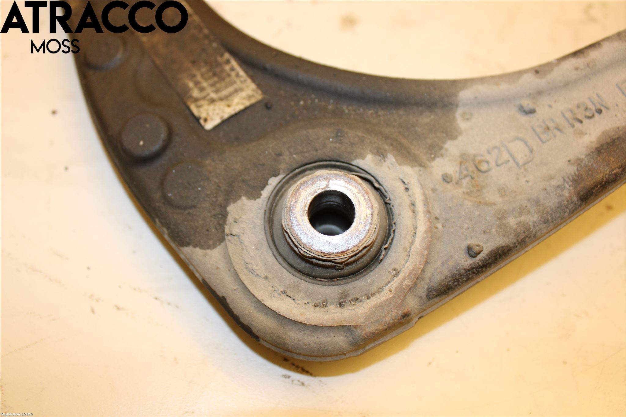 Citroen C5 08-17 Bærearm Foran Høyre Nedre