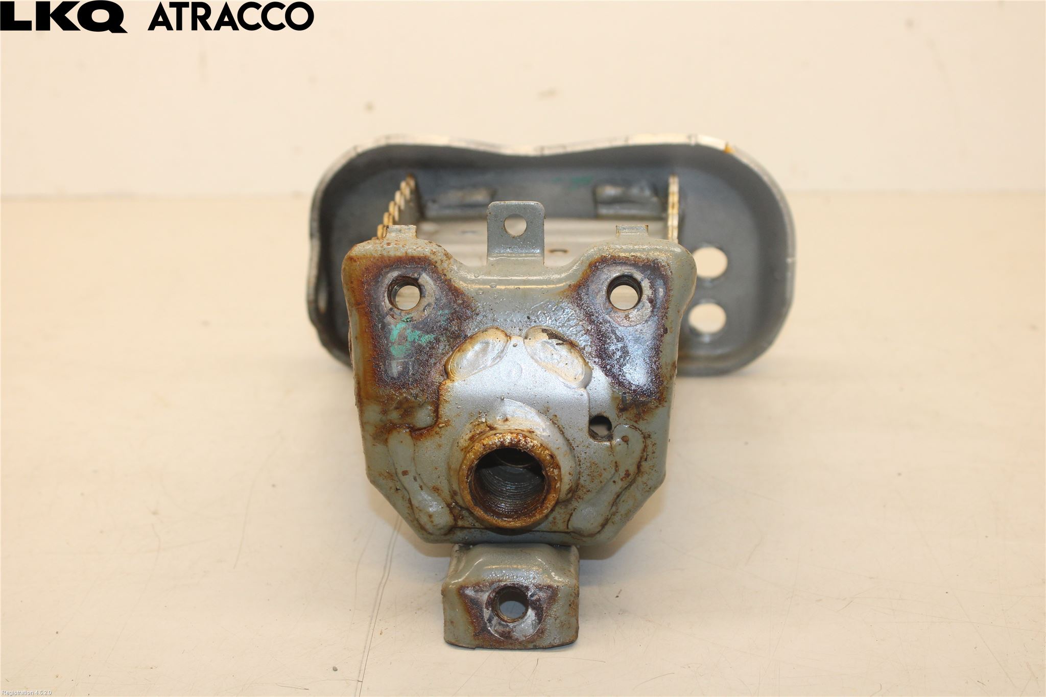 Toyota YARIS XP130 15-20 Støtfanger Foran Feste