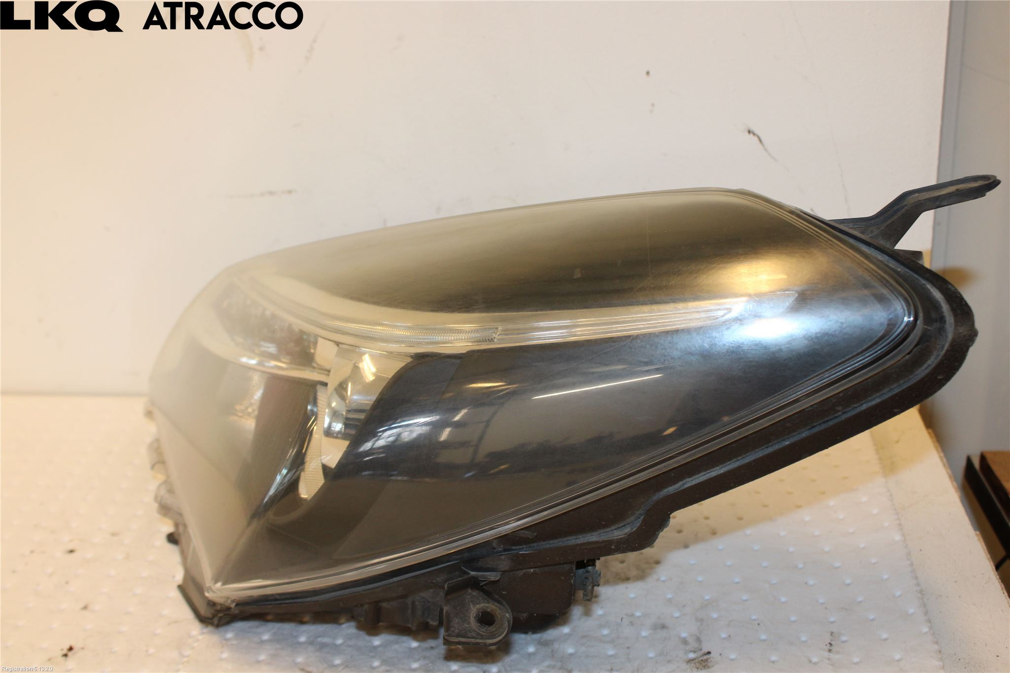 Toyota YARIS XP130 12-14 Frontlykt Venstre