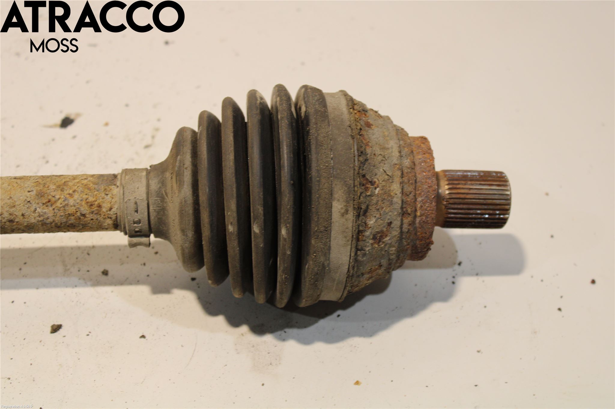 Volkswagen VW PASSAT 11-14 Drivaksel Foran Kompl Venstre