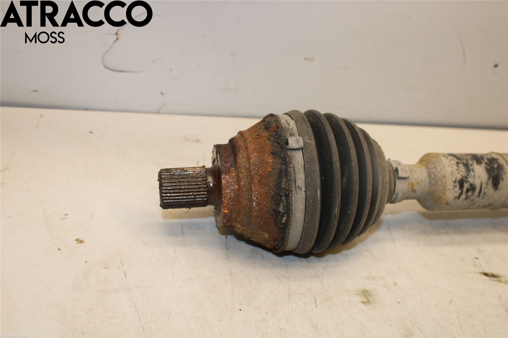 Volkswagen VW GOLF PLUS/CROSS GOLF 04-14 Drivaksel Foran Kompl Høyre