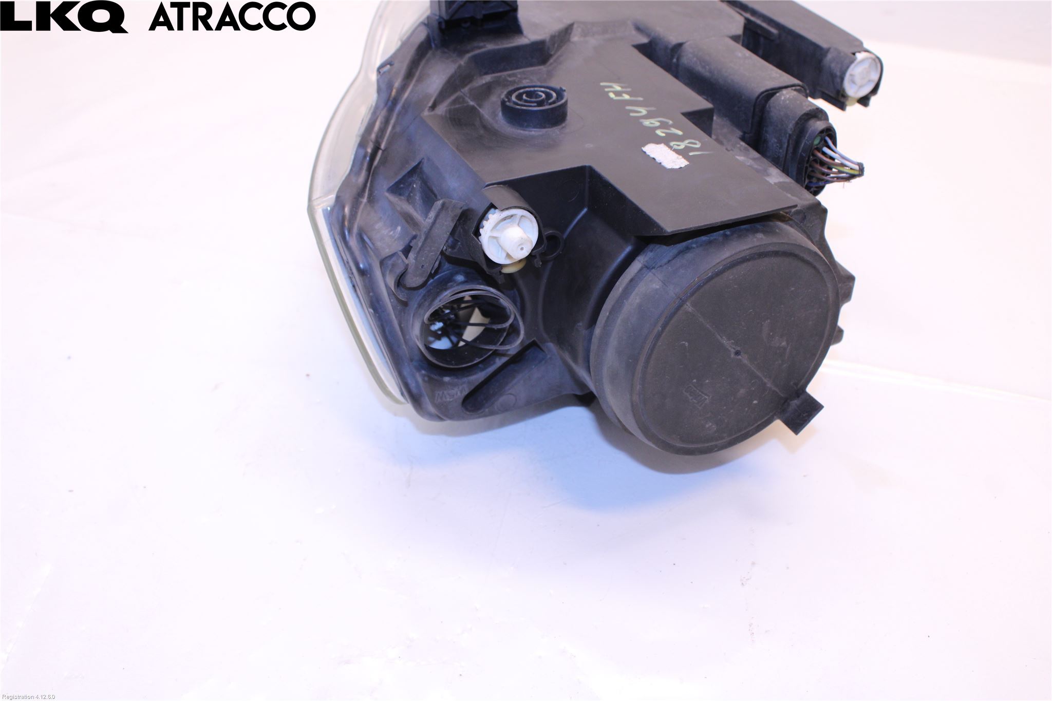Volkswagen VW PASSAT 05-11 Frontlykt Høyre