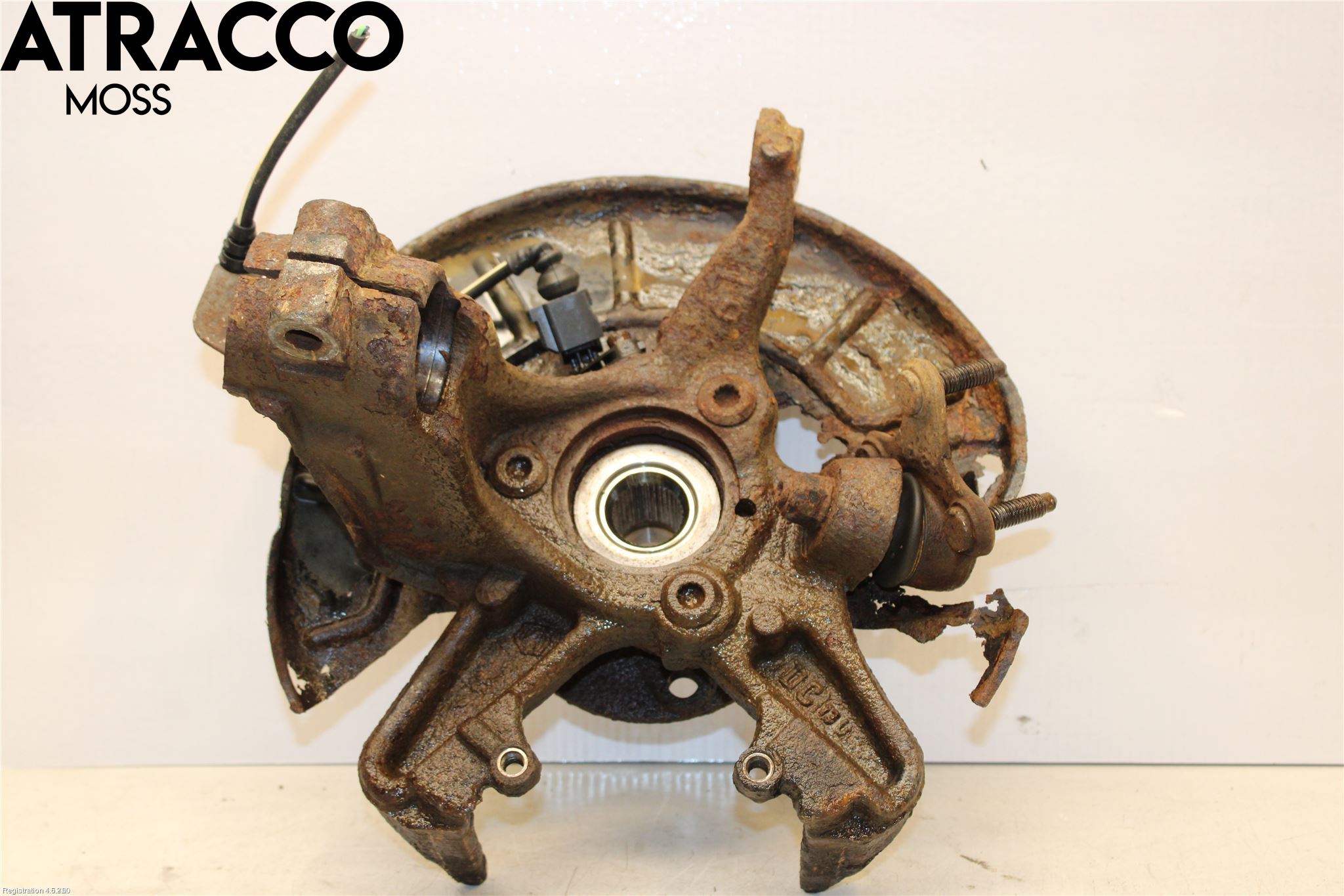 Volkswagen VW CADDY 11-15 Spindel Hf