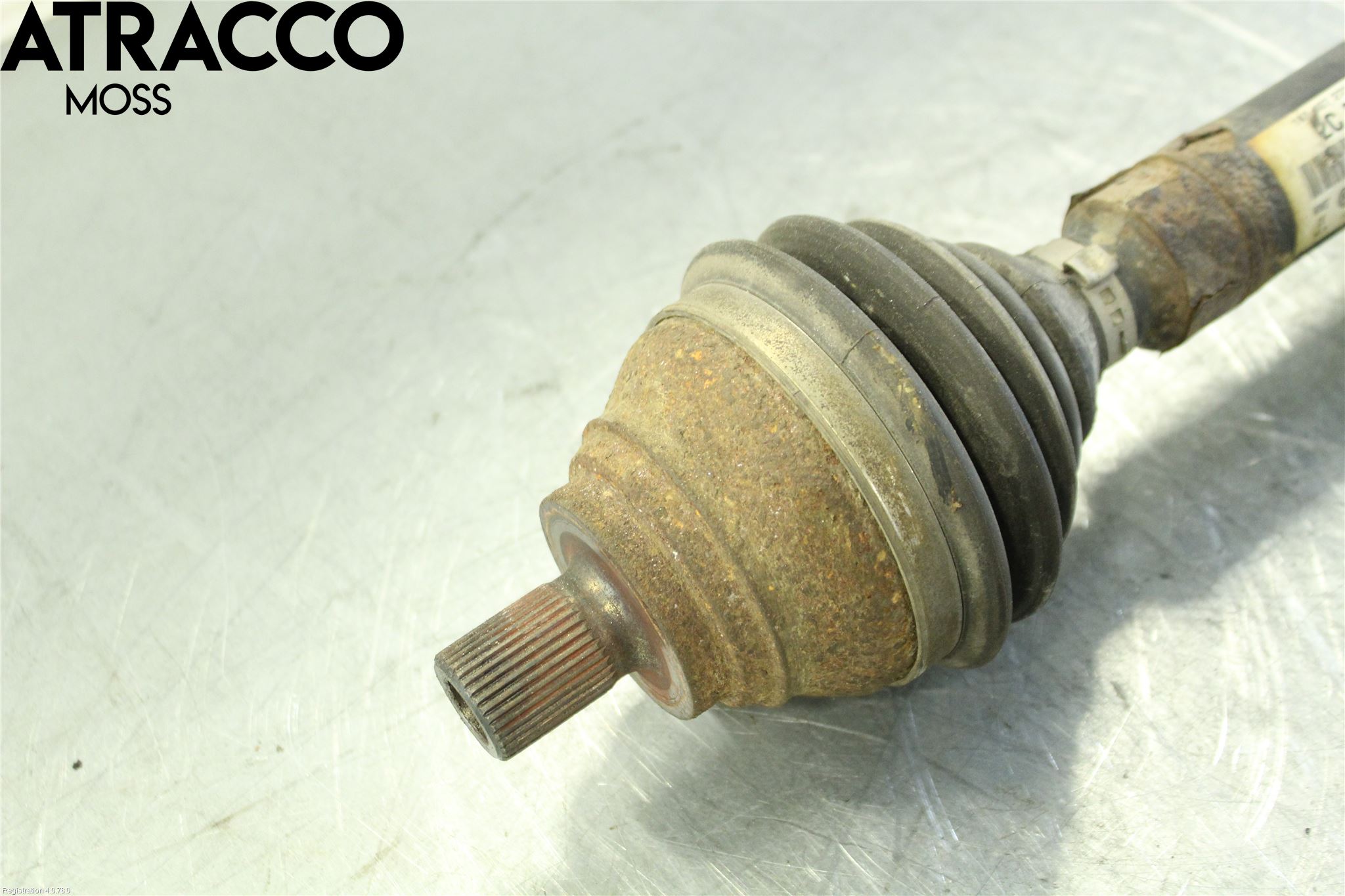 Volkswagen VW CADDY 11-15 Drivaksel Foran Kompl Høyre