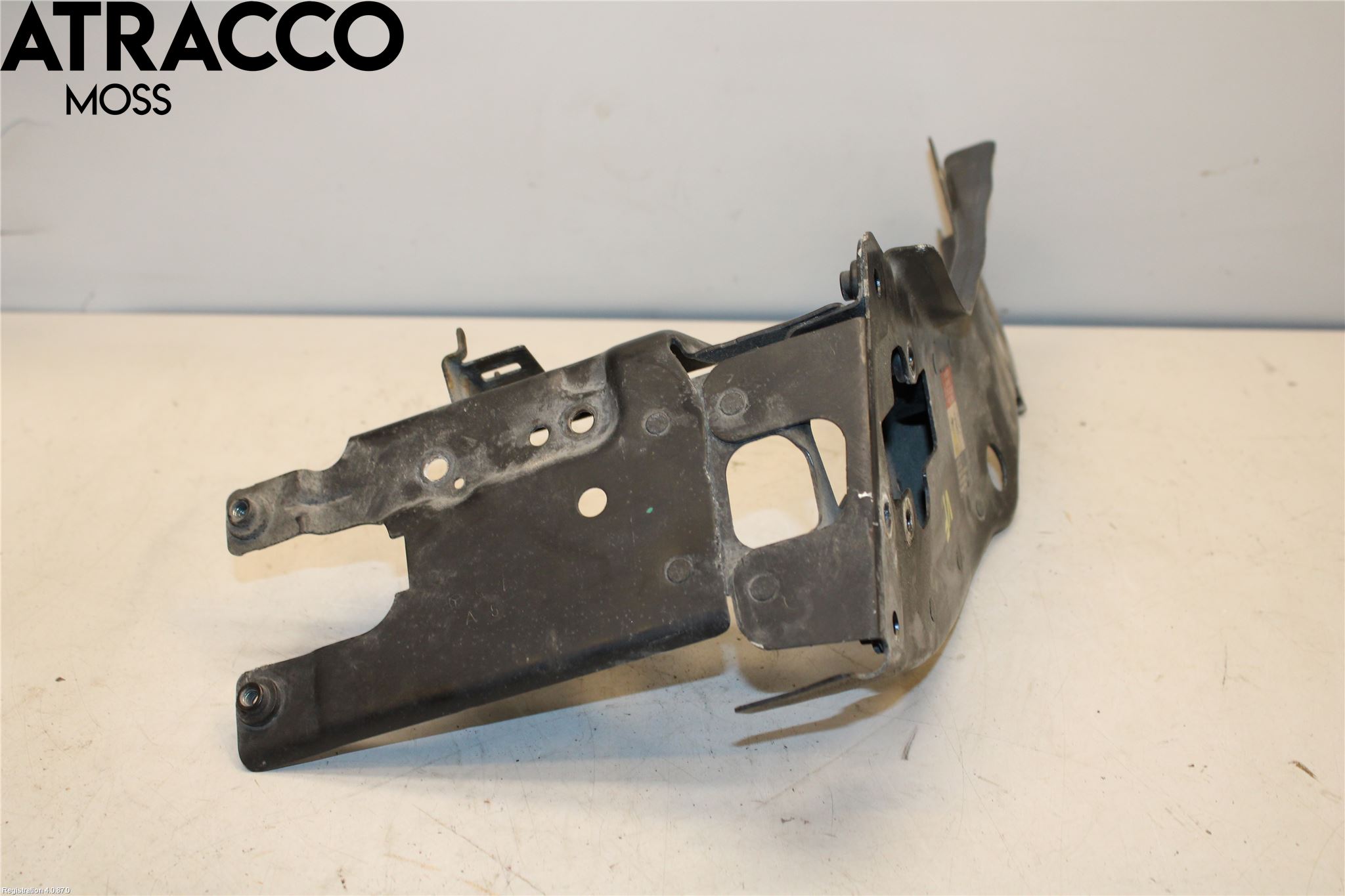 Mercedes-Benz MB E-KLASS (W211) 02-09 Frontlykt Holder-Feste