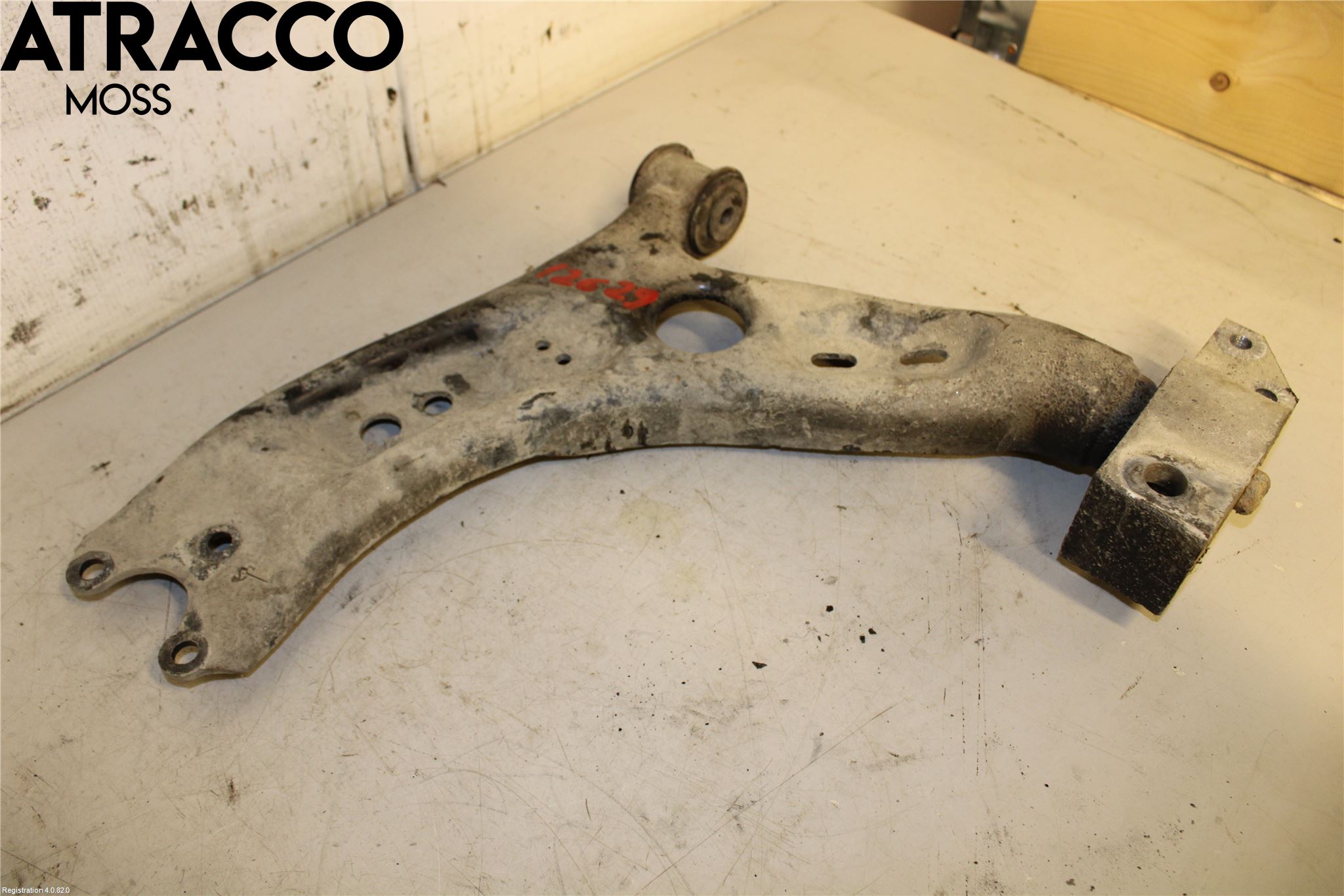 Volkswagen VW GOLF VI 09-13 Bærearm Foran Venstre Nedre