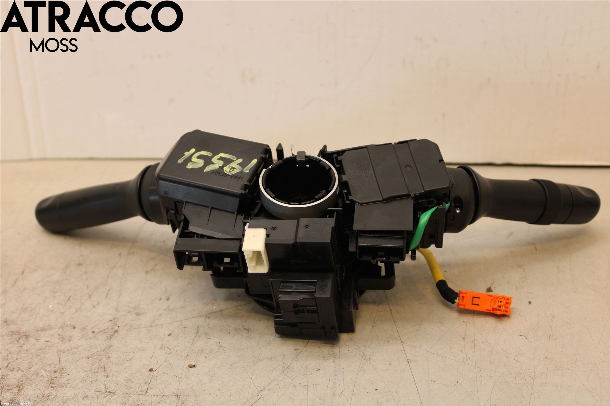 Toyota YARIS XP130 12-14 Bryter Ratt Kombi H Og V