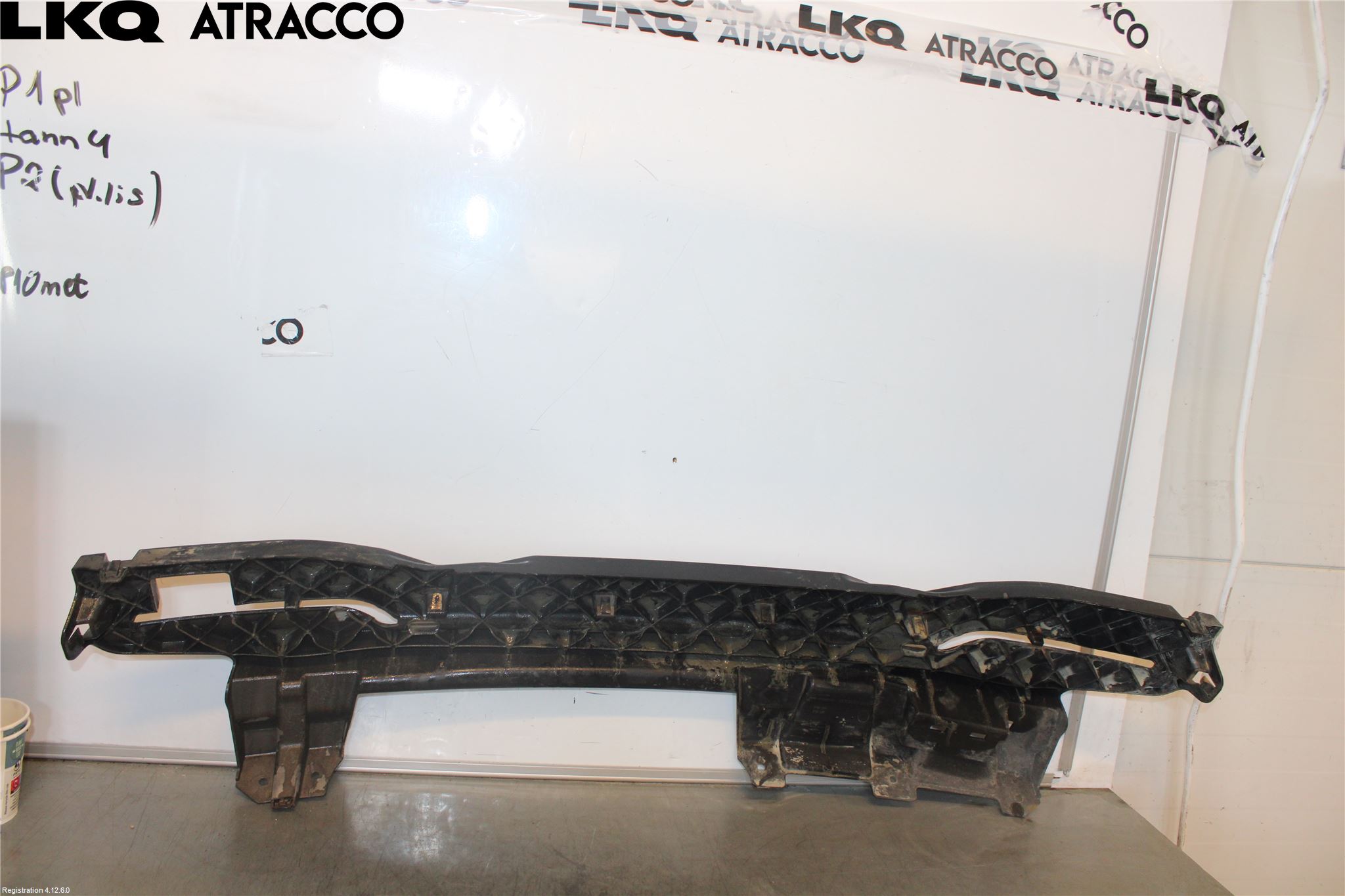 BMW 5 F10/F11/F18 09-17 Støtfanger Bak Midt Del