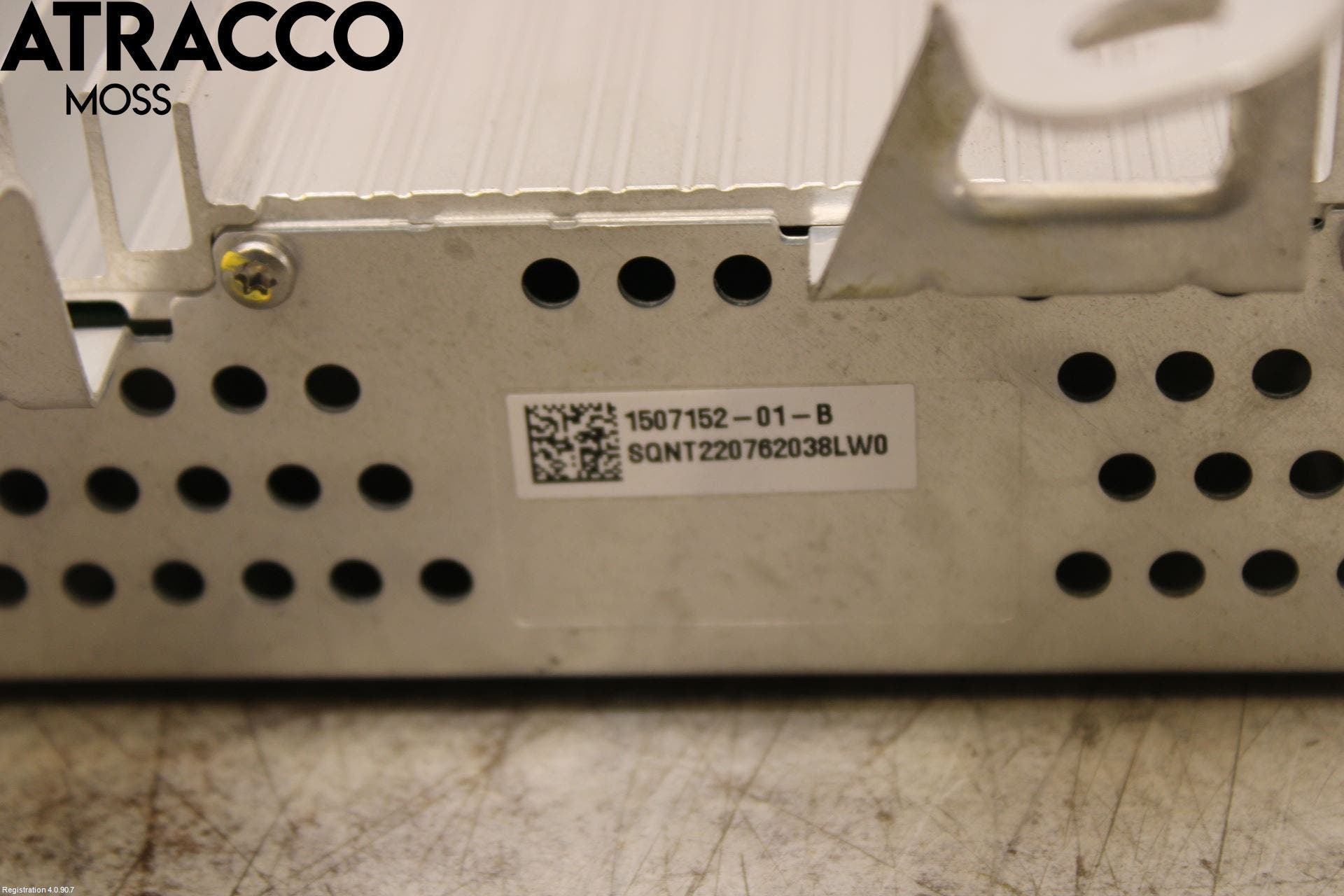 Tesla MODEL Y 21- Stereo Forsterker