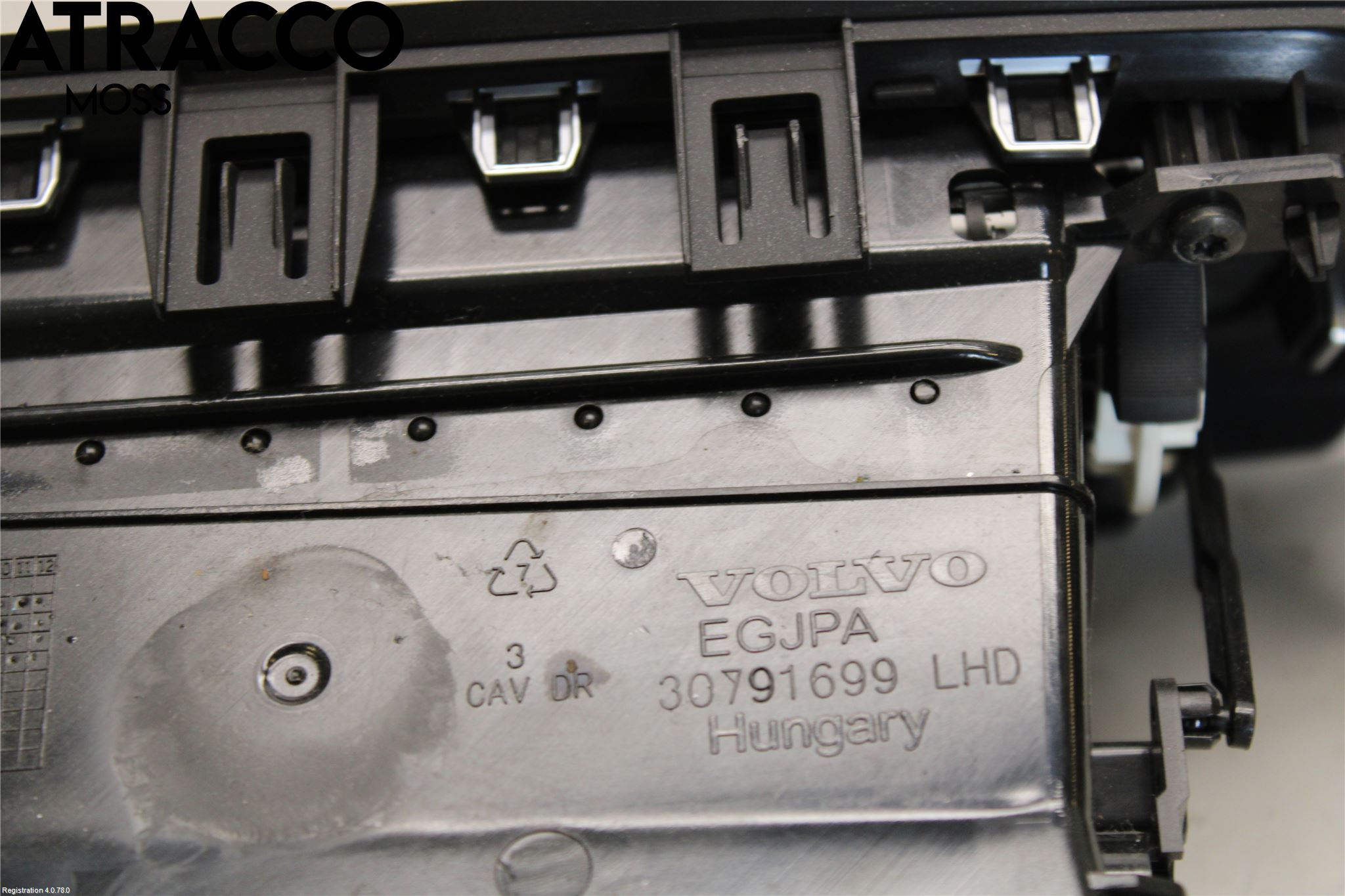 Volvo V60 11-13 Dashbord Kanal - Dyse