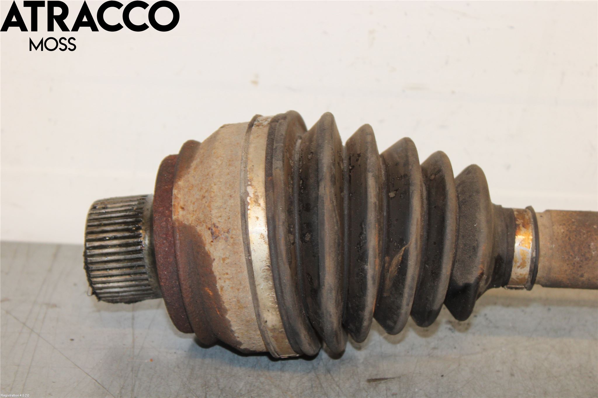 Audi Q5 09-16 Drivaksel Foran Kompl Høyre