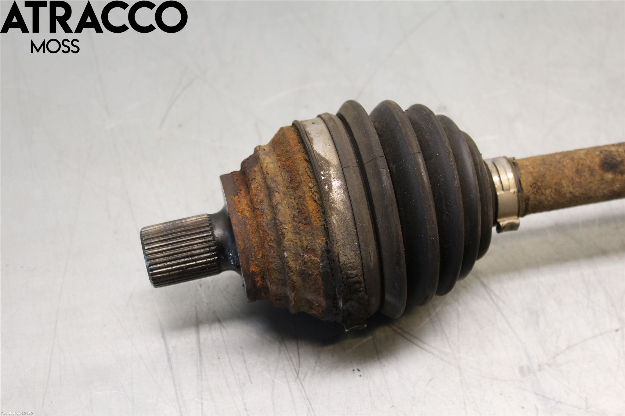 Volkswagen VW GOLF V 04-09 Drivaksel Foran Kompl Venstre