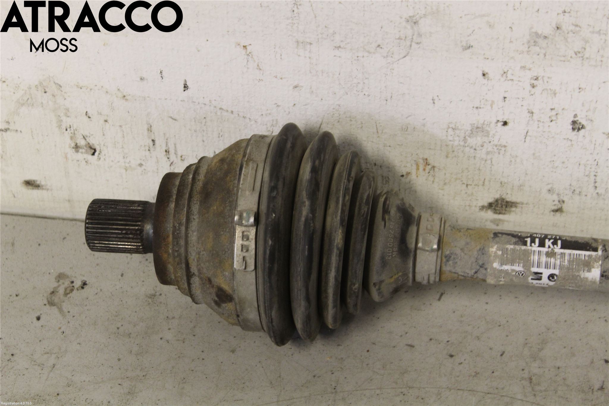 Volkswagen VW TOURAN 10-15 Drivaksel Foran Kompl Venstre