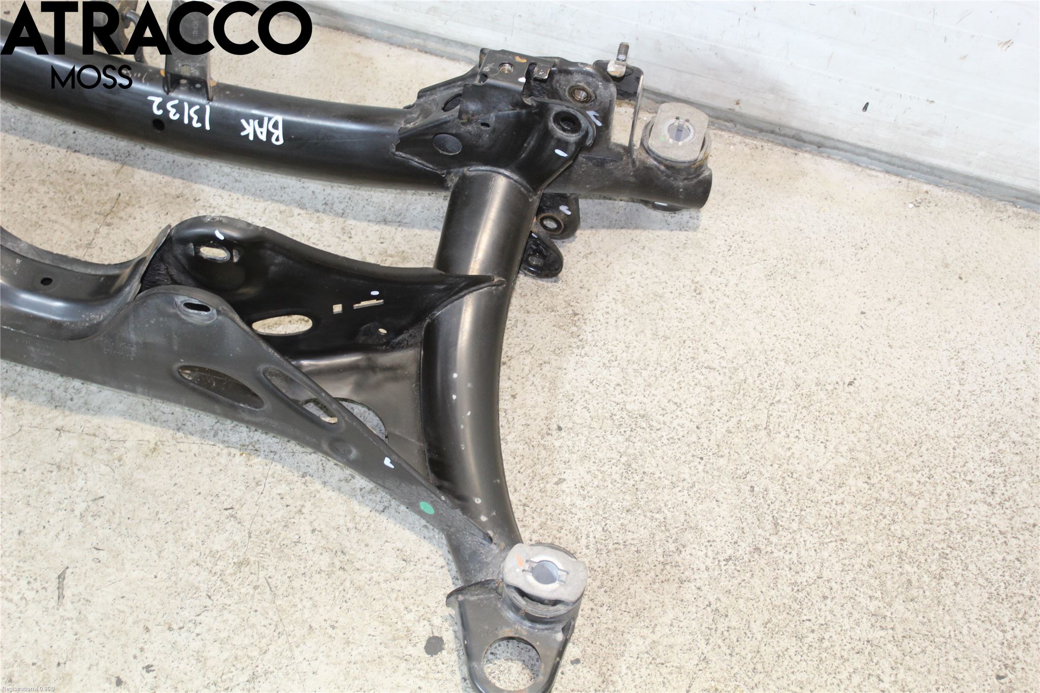 Volvo XC40/RECHARGE 18- Bakaksel Feste Travers-Ramme