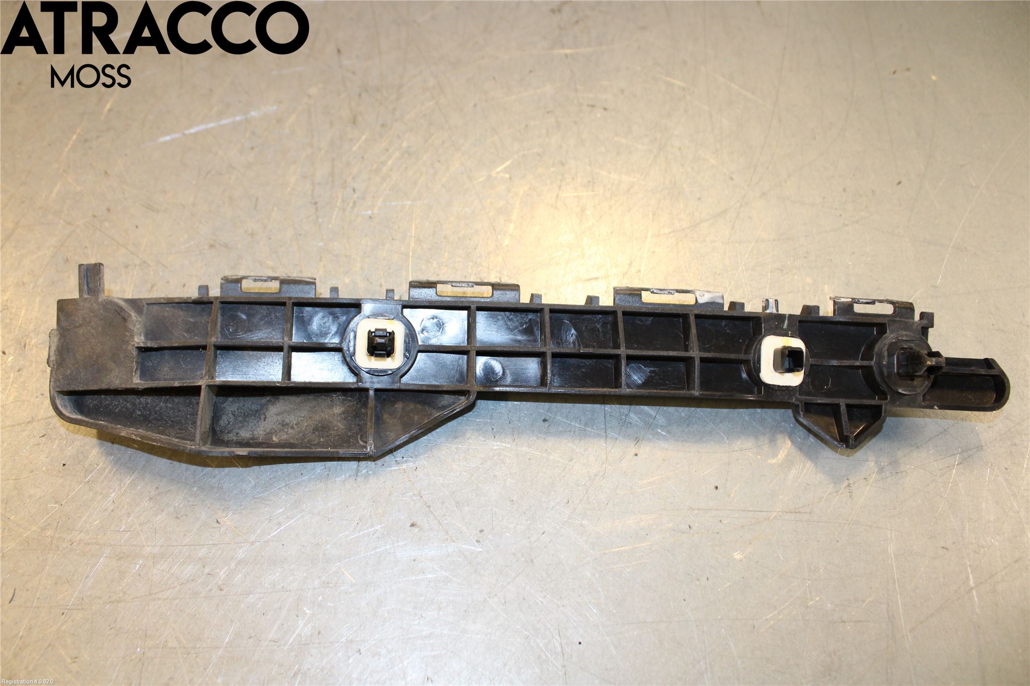 Toyota AURIS 13-19 Støtfangerfeste Bak Høyre