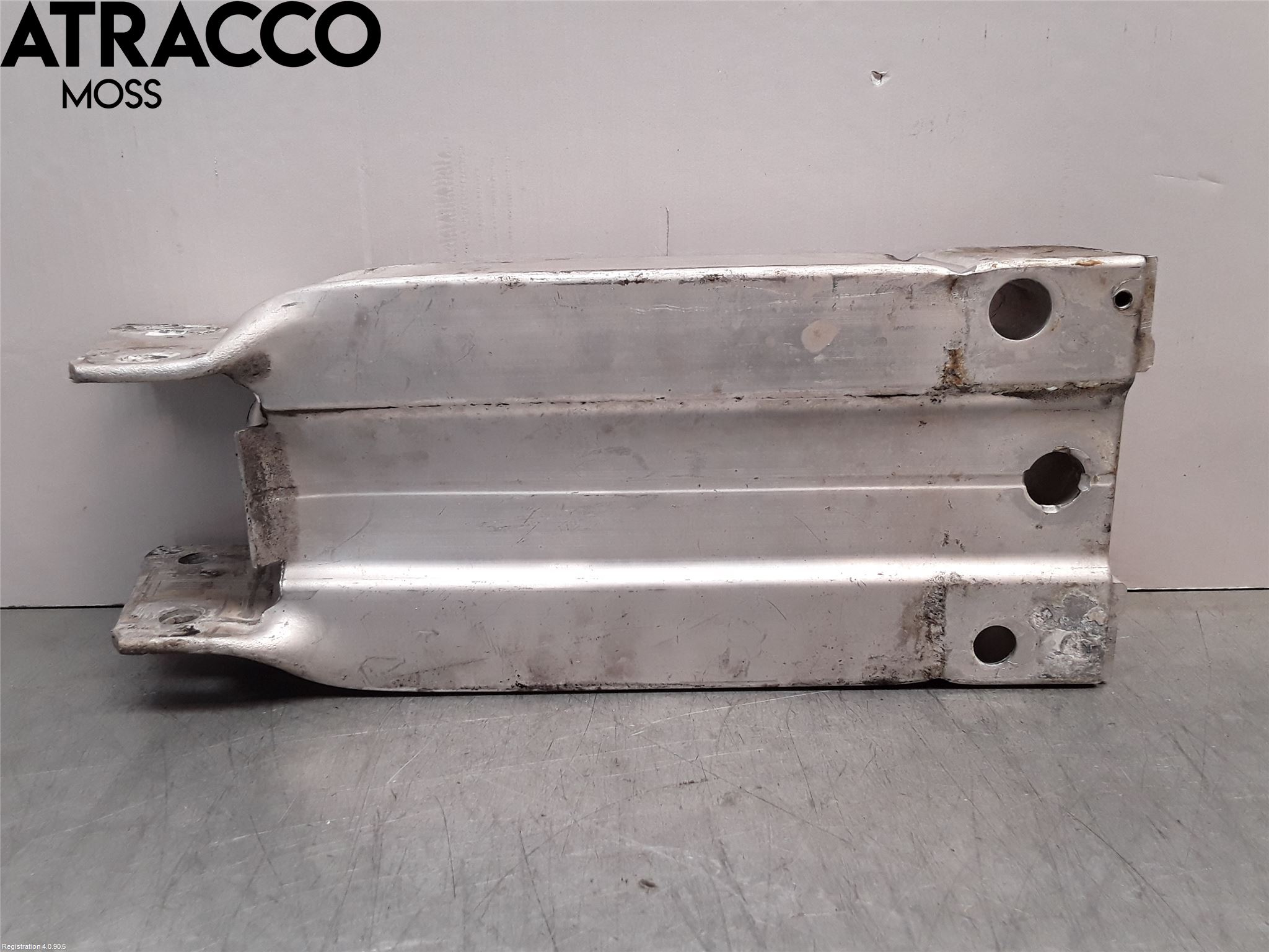 Mercedes-Benz MB E-KLASS (W212) 09-16 Støtfanger Foran Feste