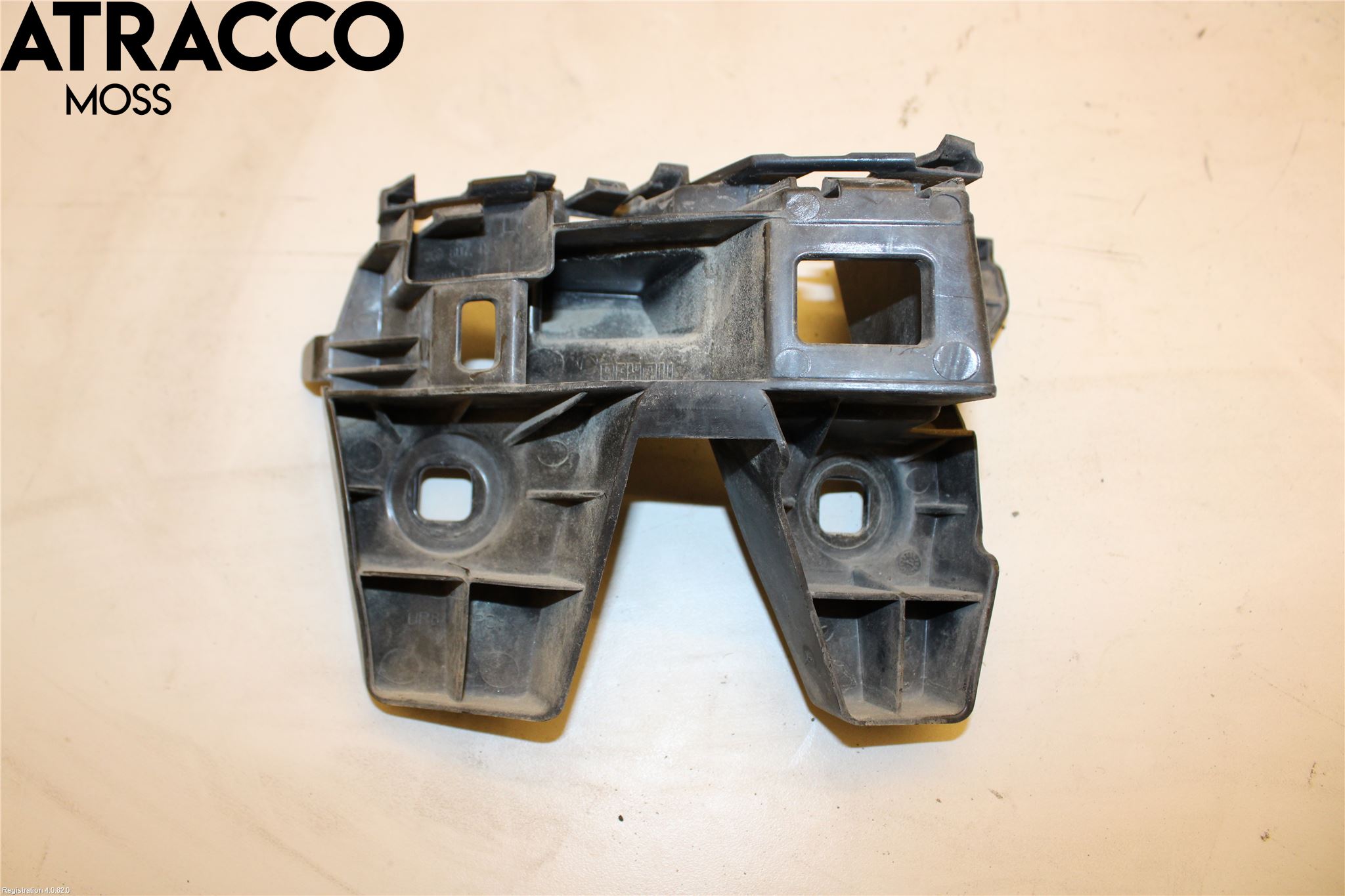 Volkswagen VW PASSAT 15-19 Støtfangerfeste Bak Venstre