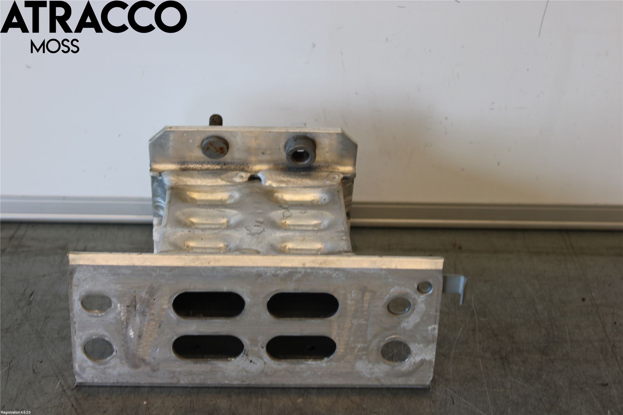 Lexus CT 200h Støtfanger Foran Feste