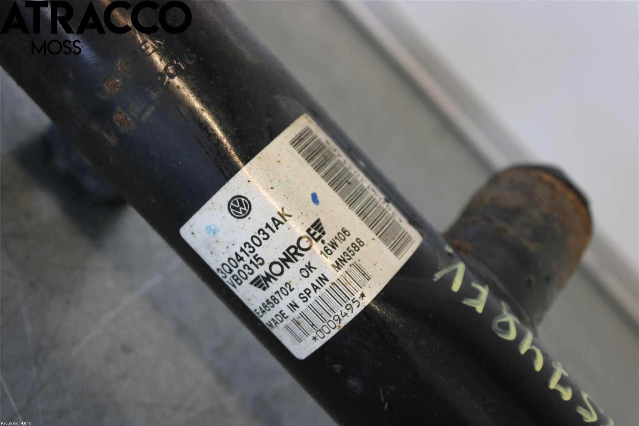 Skoda SUPERB 16-24 Fjærbein Foran Venstre