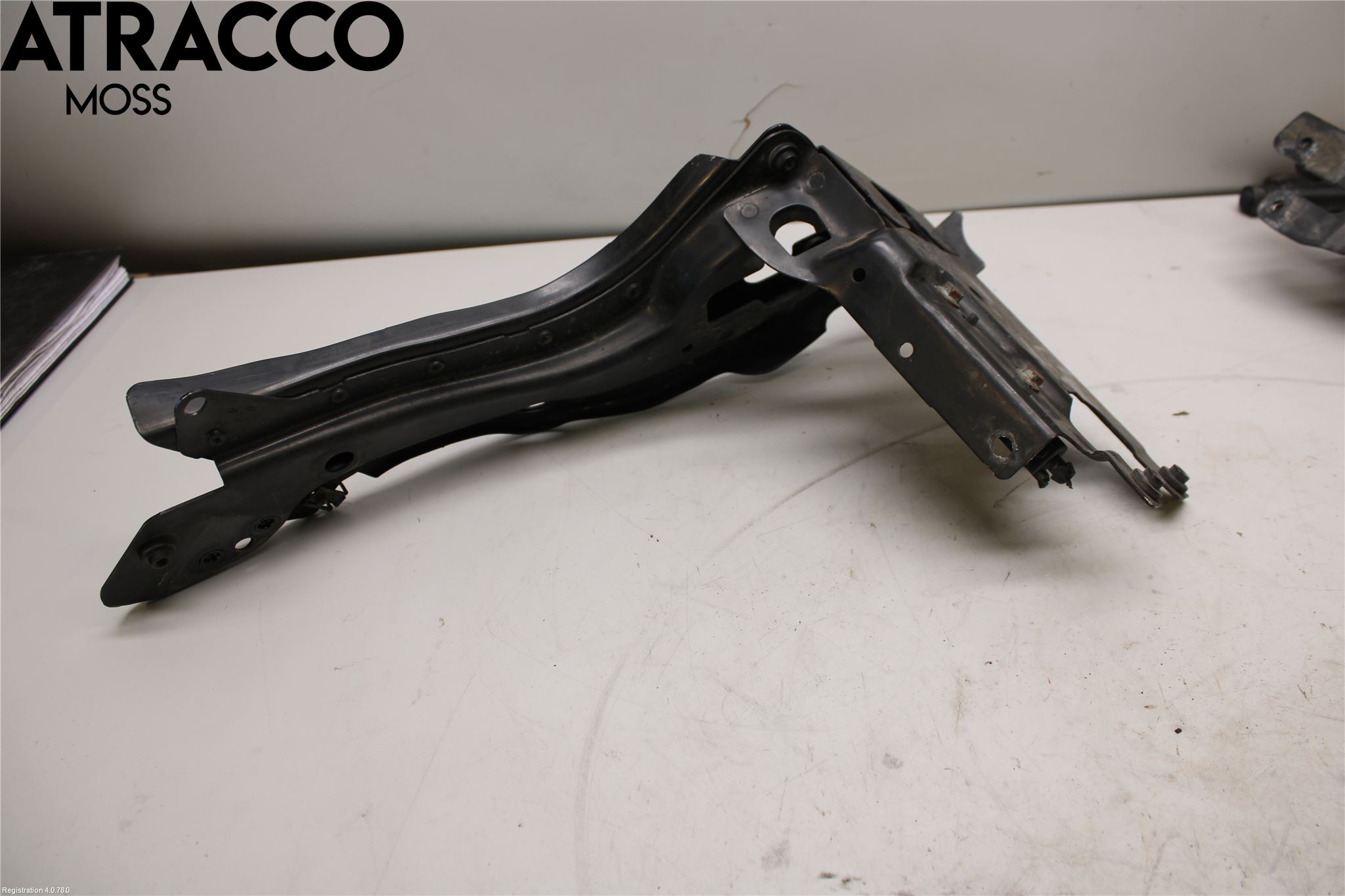 Mercedes-Benz MB E-KLASS (W211) 02-09 Frontlykt Holder-Feste