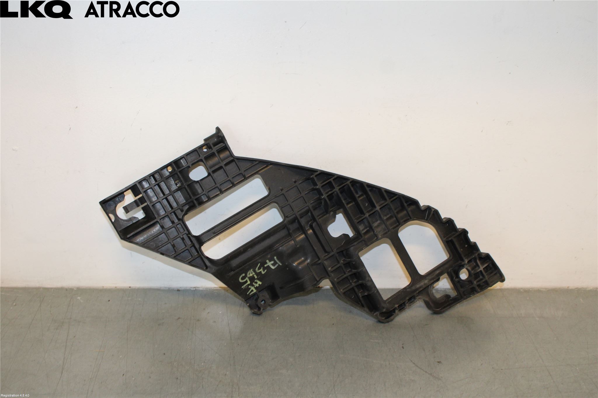 Volkswagen VW GOLF VI 09-13 Støtfanger Foran Feste