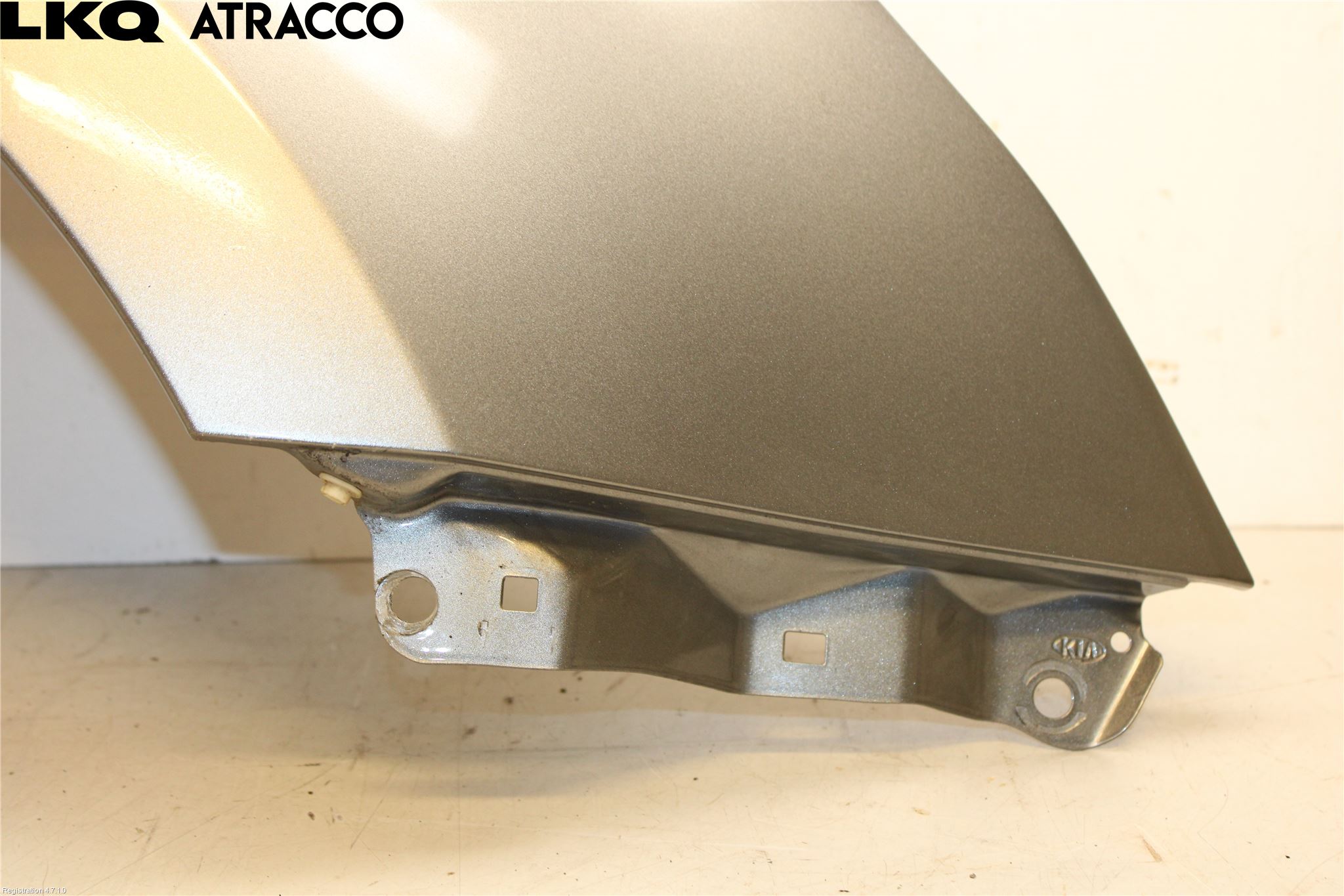 Kia CARENS III 13-19 Skjerm Foran Høyre