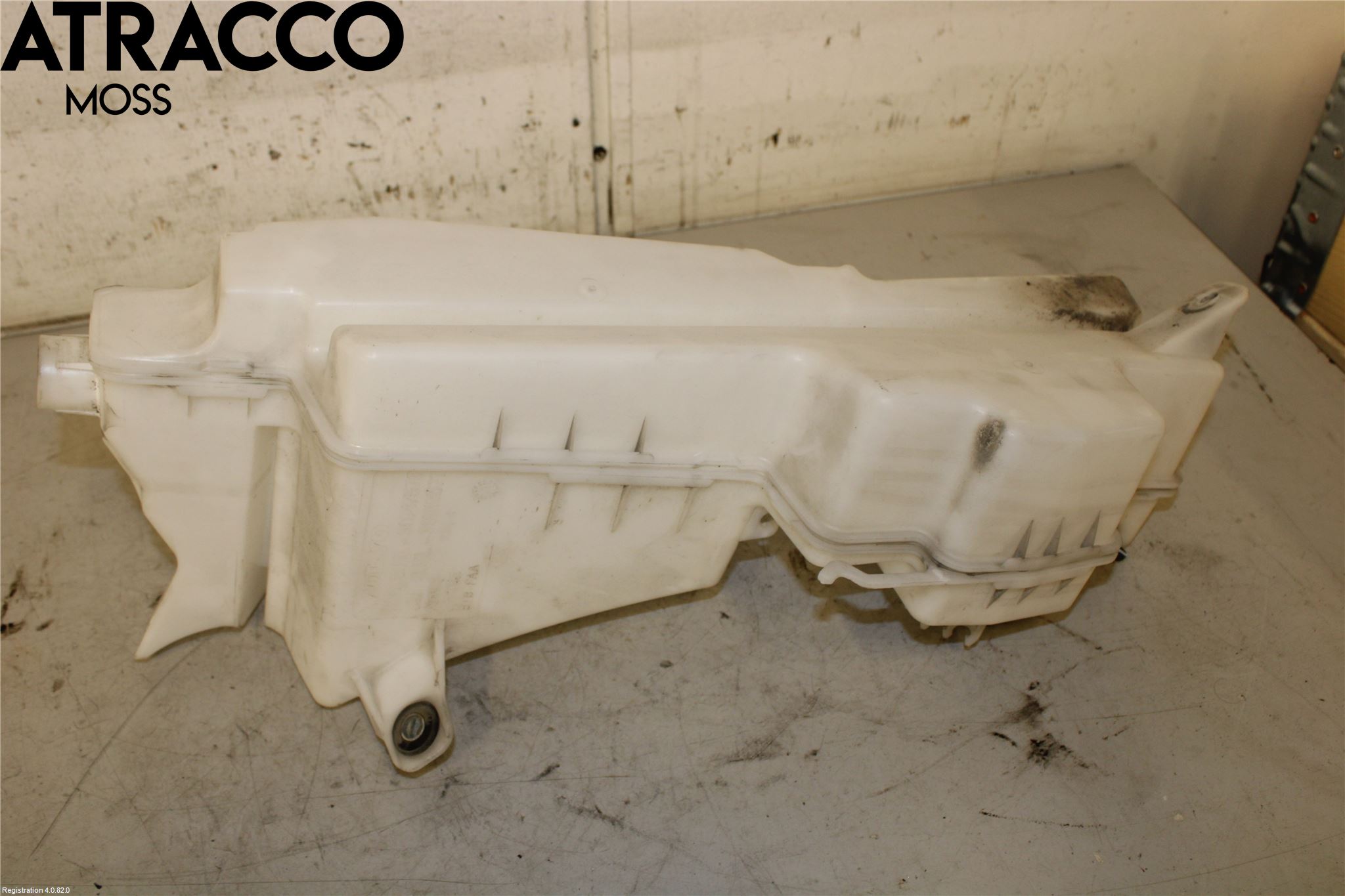 Volvo V60 19- Spylerbeholder Frontrute-Lykte