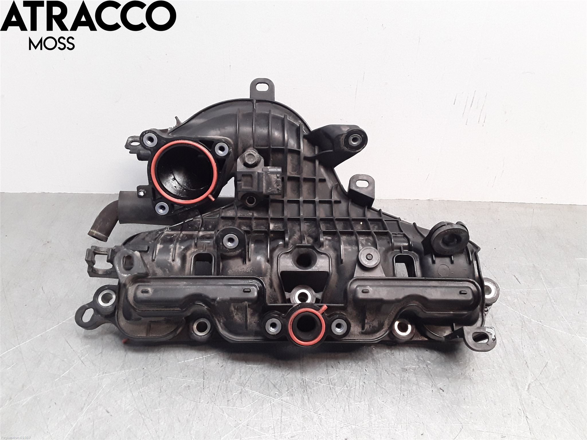 Toyota YARIS XP130 15-20 Manifold Kombinert