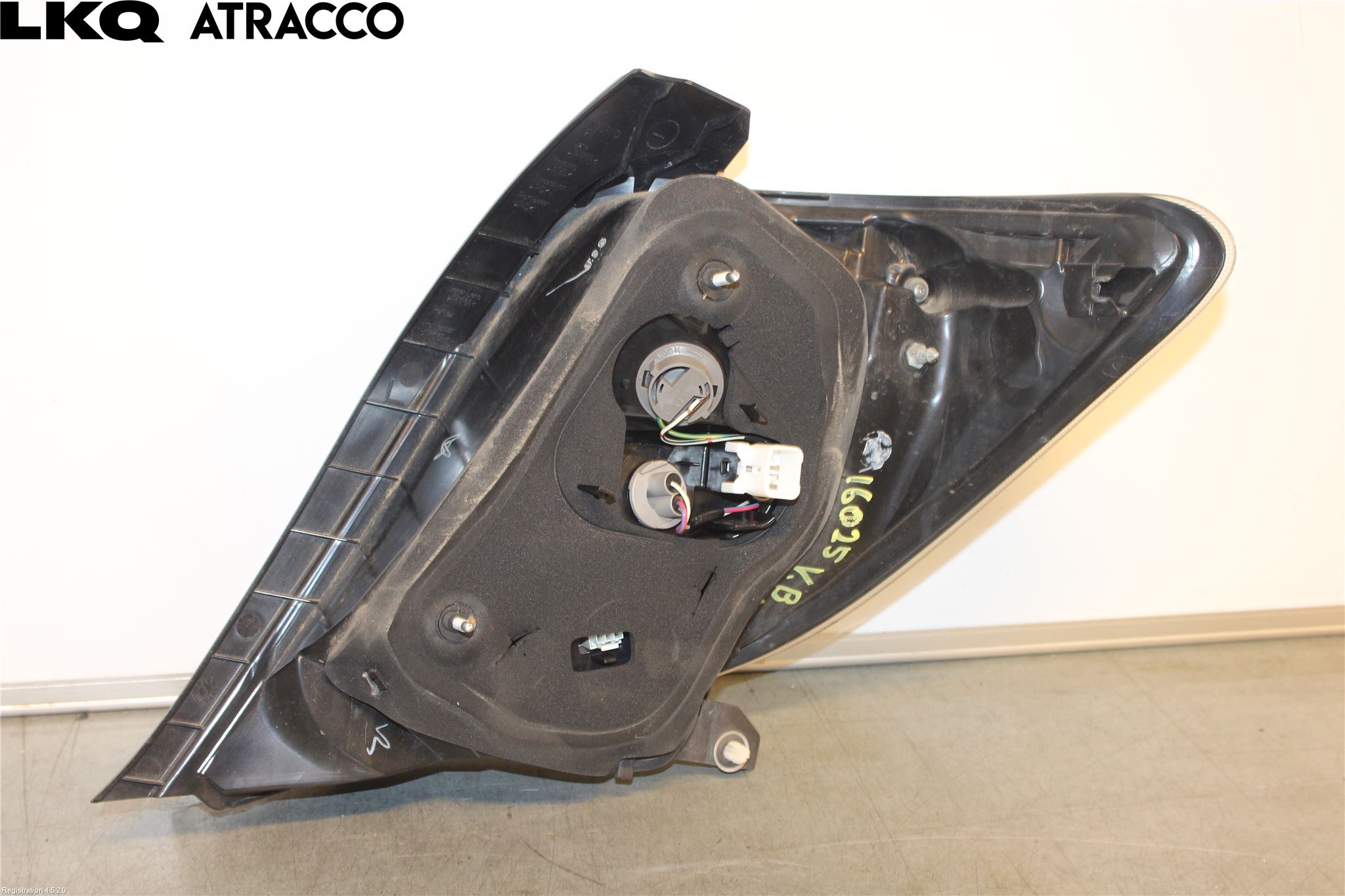 Toyota YARIS XP130 12-14 Baklykt Venstre