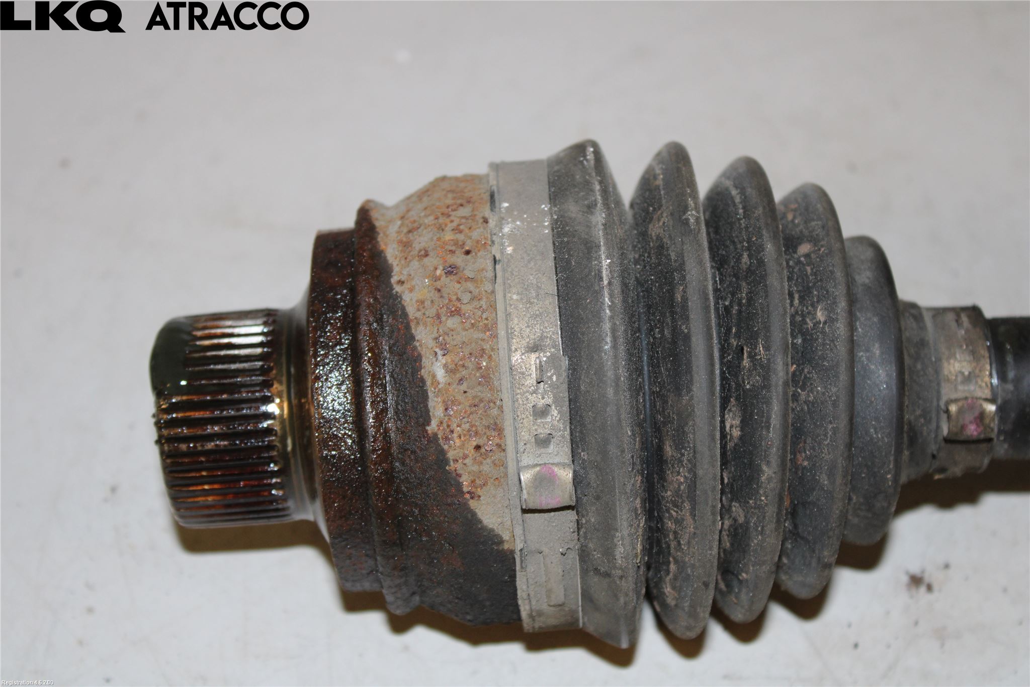 Audi A4/S4 08-11 Drivaksel Foran Kompl Høyre