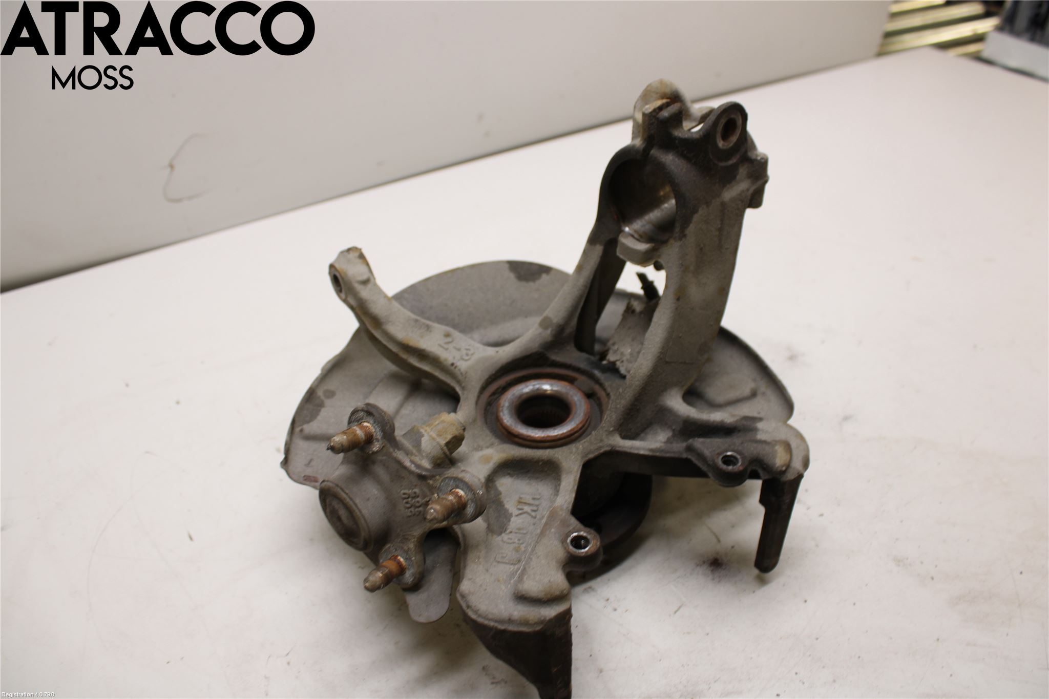 Volkswagen VW POLO VI 18->> Spindel Vf