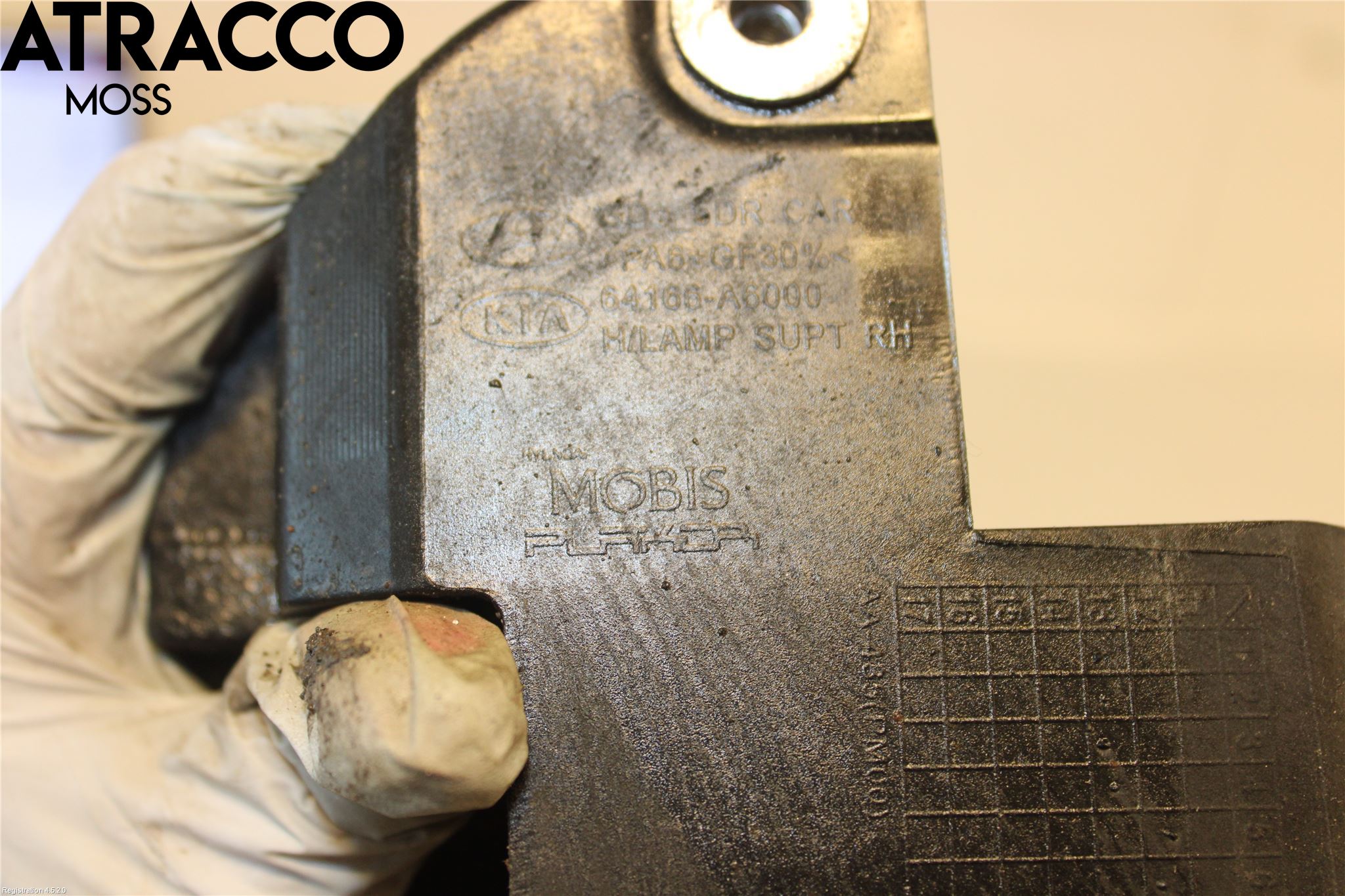 Hyundai i40 08-15 Frontlykt Holder-Feste