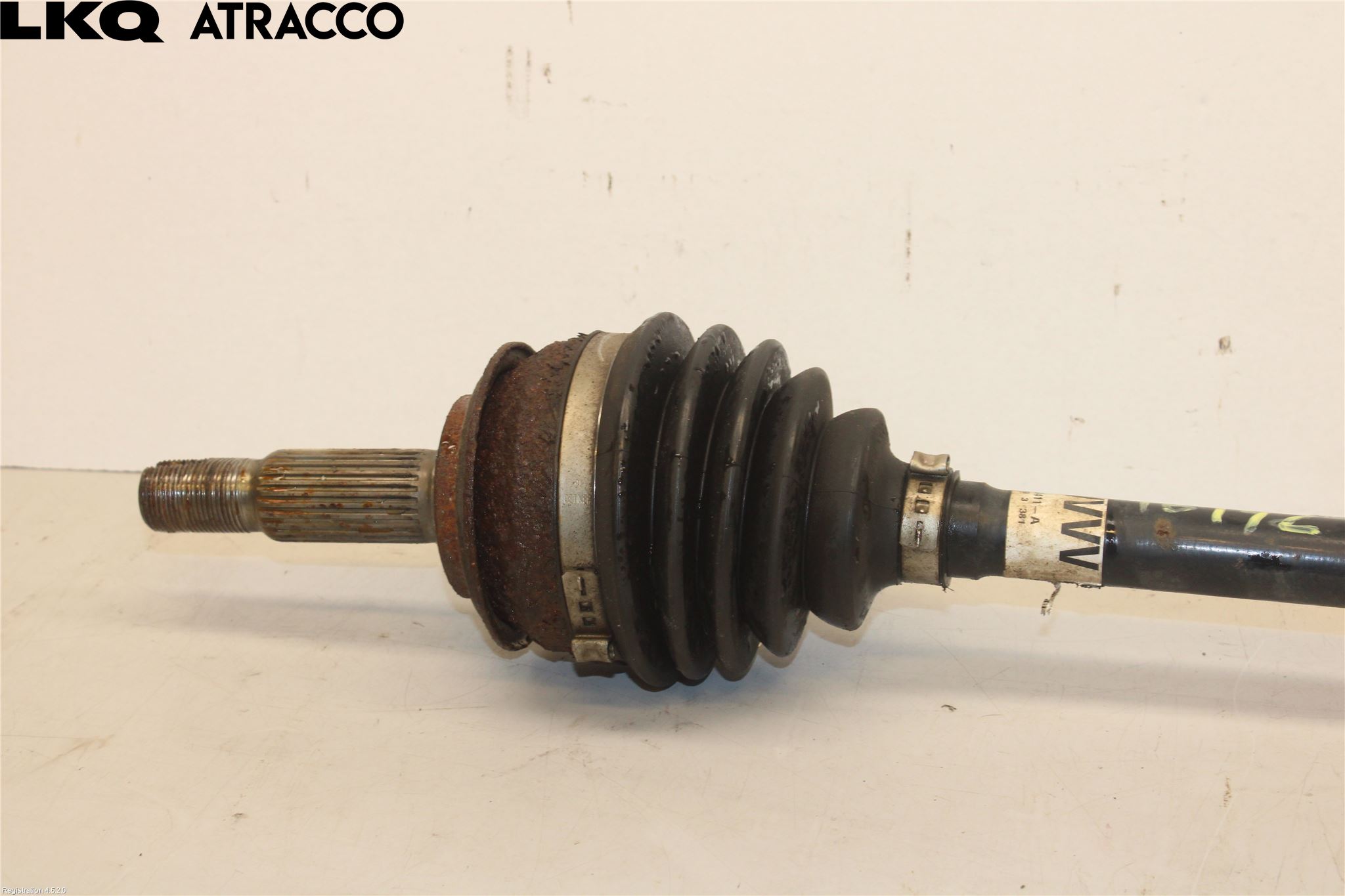 Toyota YARIS XP130 15-20 Drivaksel Foran Kompl Venstre