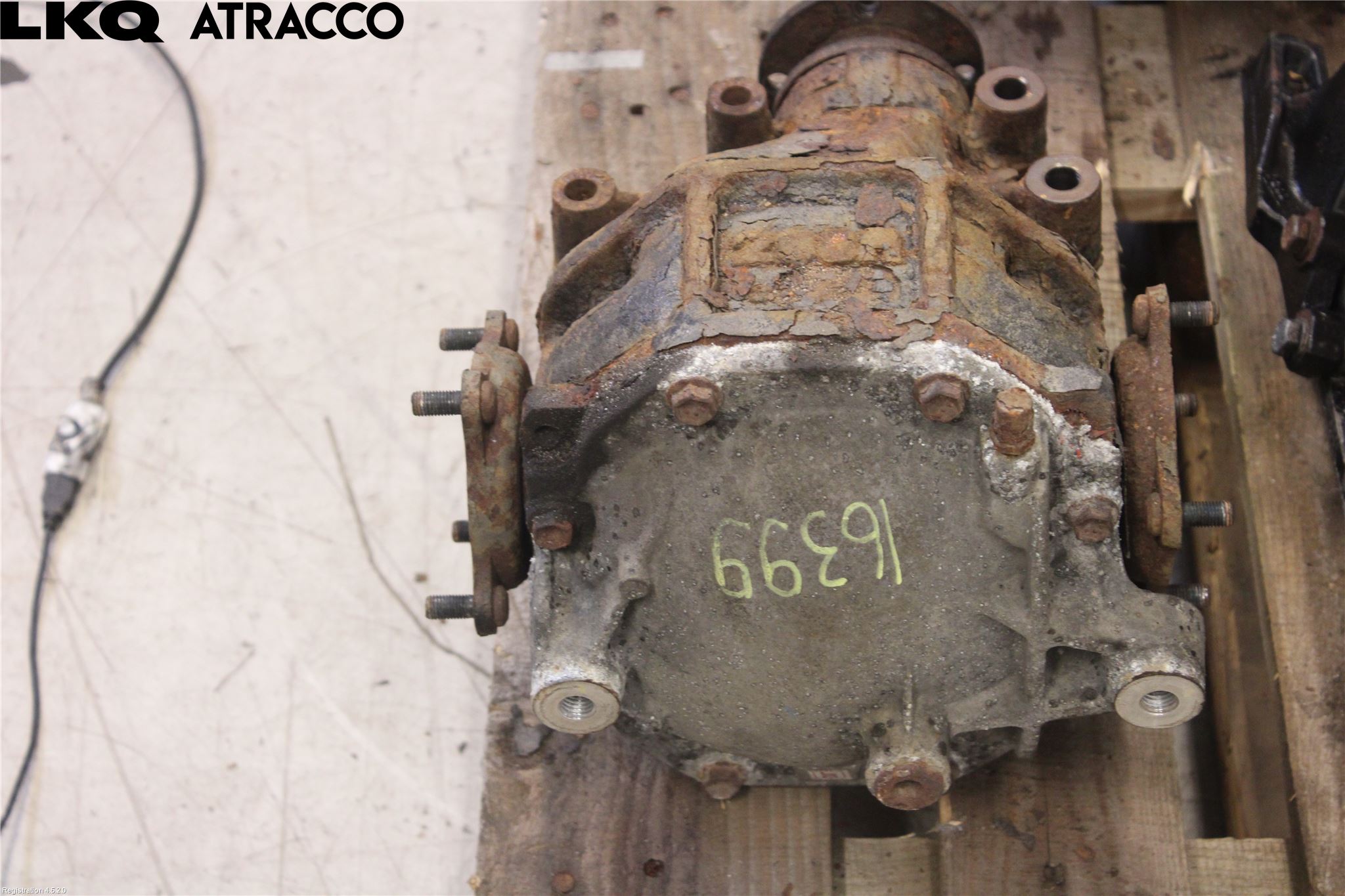 Toyota HI-ACE 06-12 Bakaksel Kardang Bak -Diff