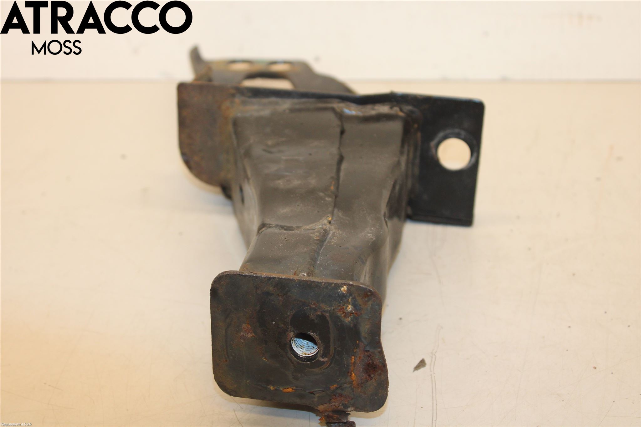 Volvo XC60 09-13 Støtfanger Foran Feste