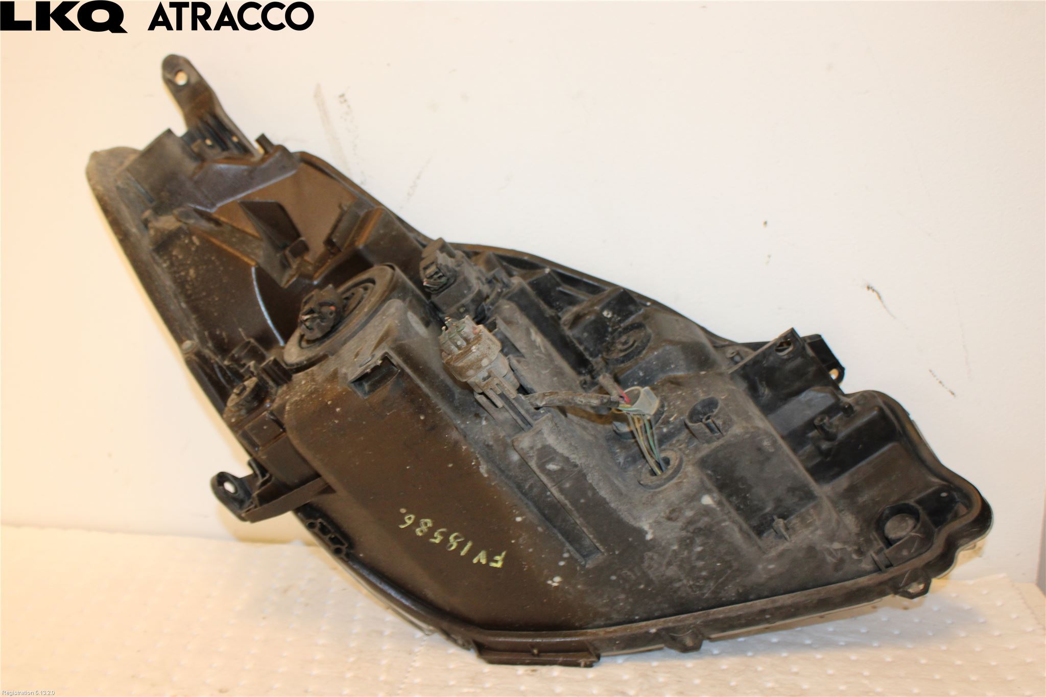 Toyota YARIS XP130 12-14 Frontlykt Venstre