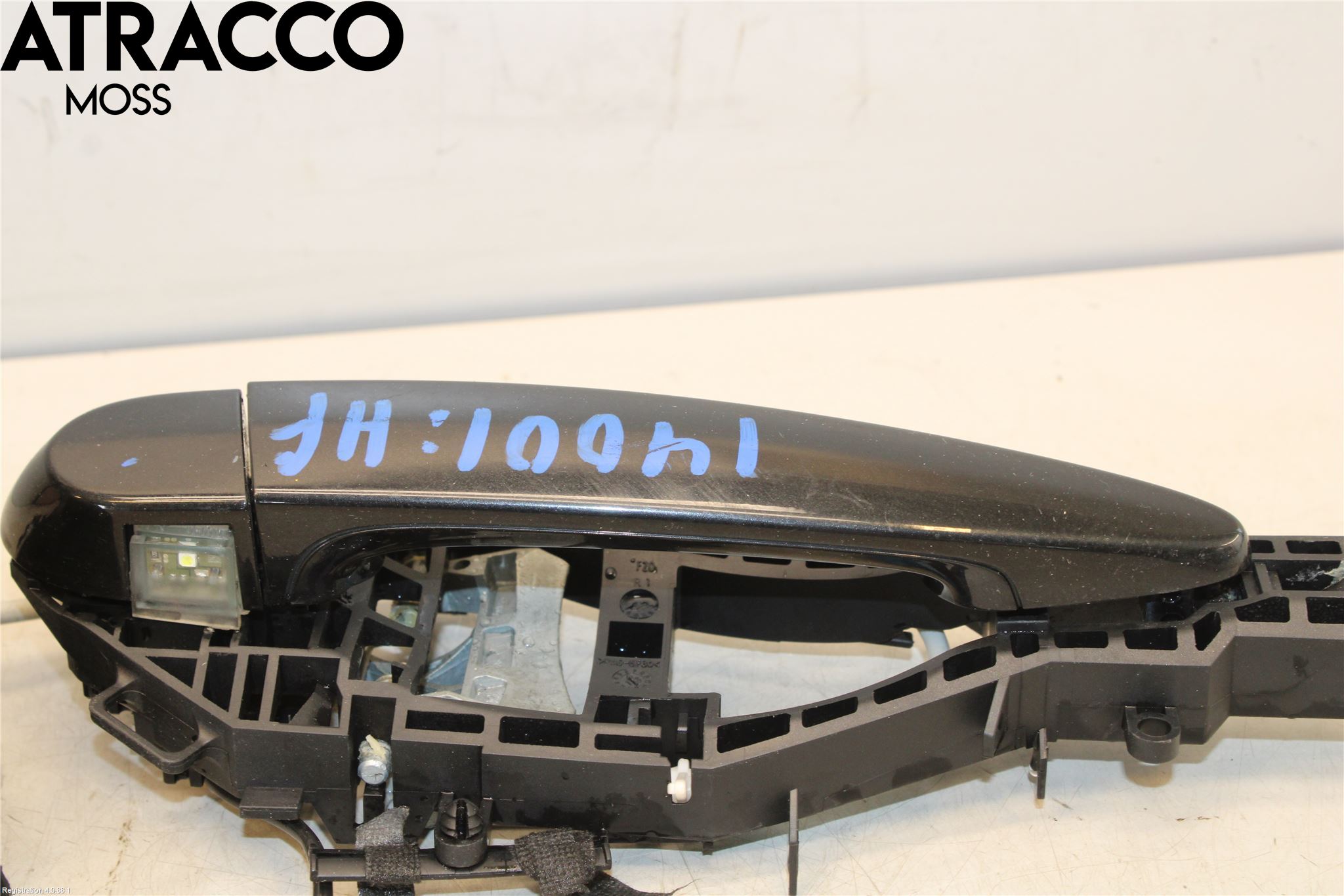 BMW 3 F30/F31/F80 12-19 Dørlås - Låsekasse