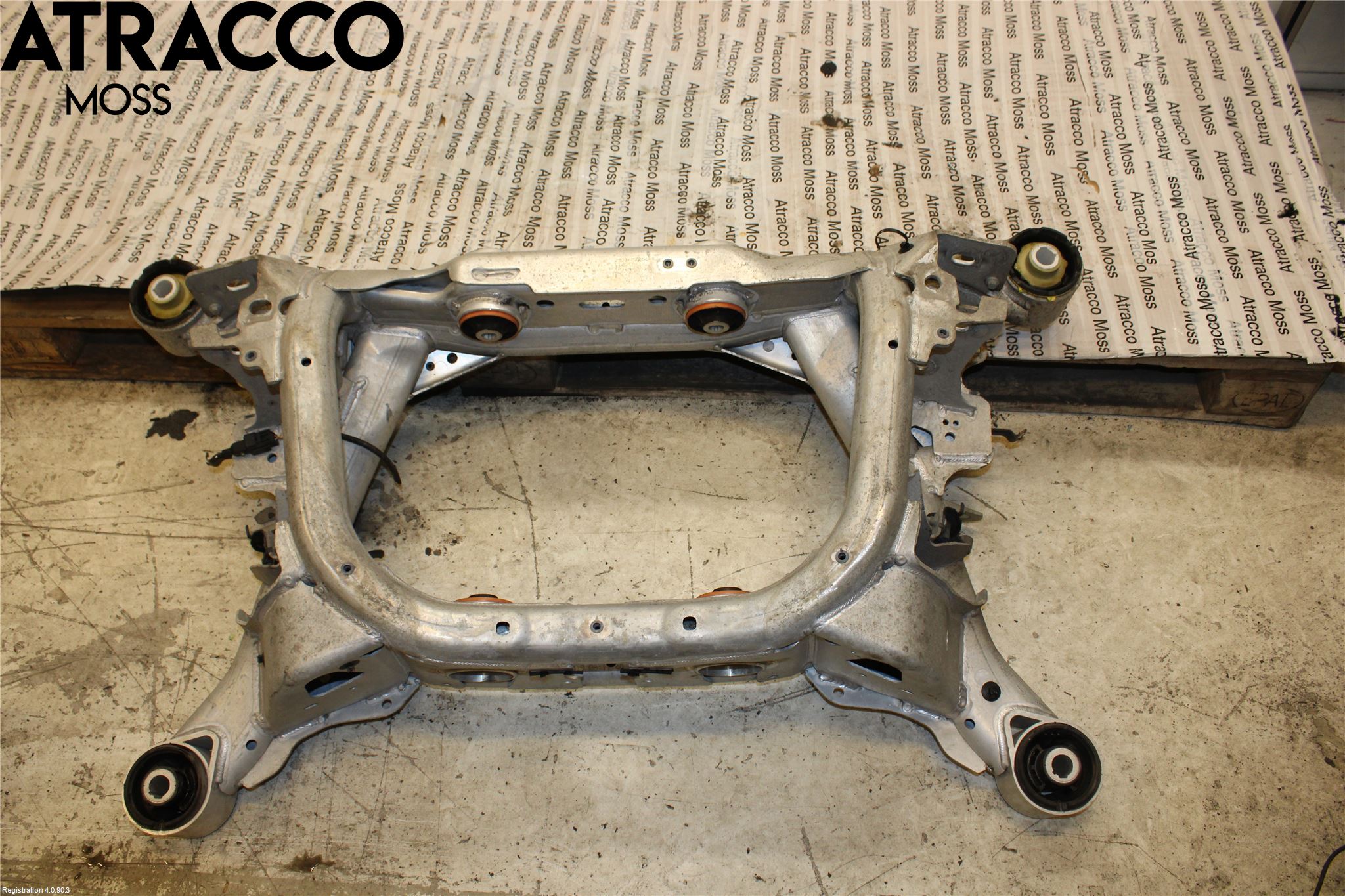 Jaguar I-PACE 18- Bakaksel Feste Travers-Ramme