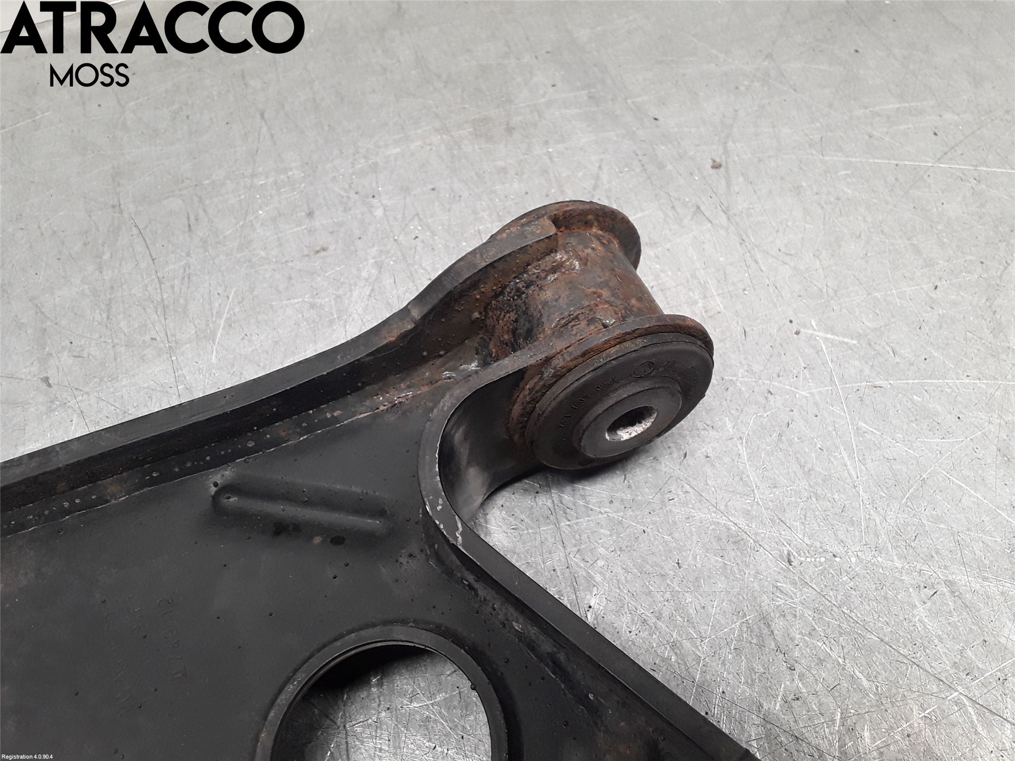 Volkswagen VW GOLF VI 09-13 Bærearm Foran Høyre Øvre