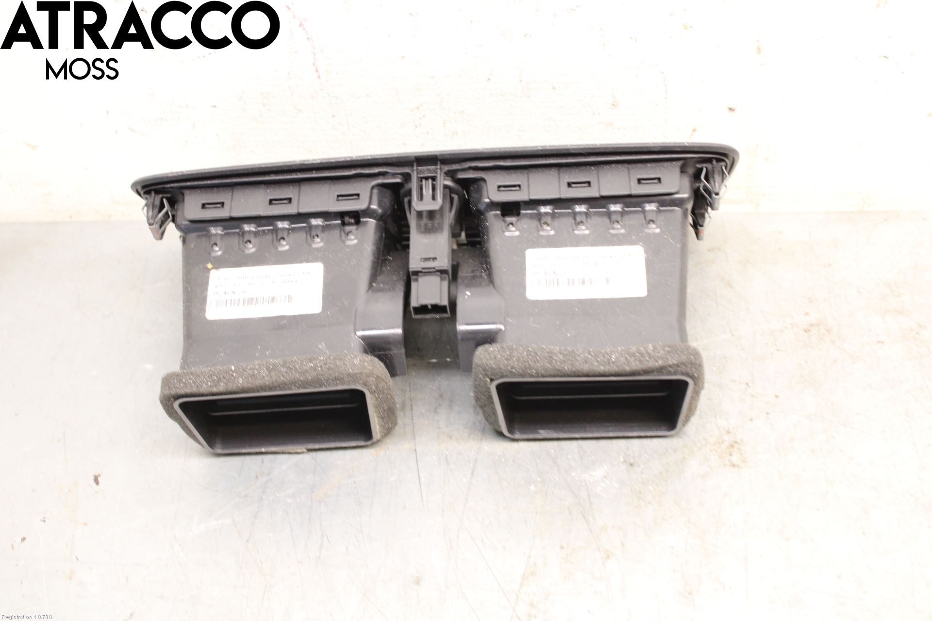 Volvo V40 12-19 Dashbord Kanal - Dyse