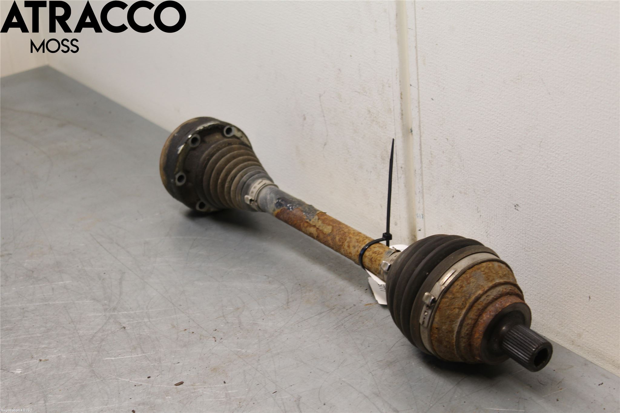 Volkswagen VW PASSAT 11-14 Drivaksel Foran Kompl Venstre