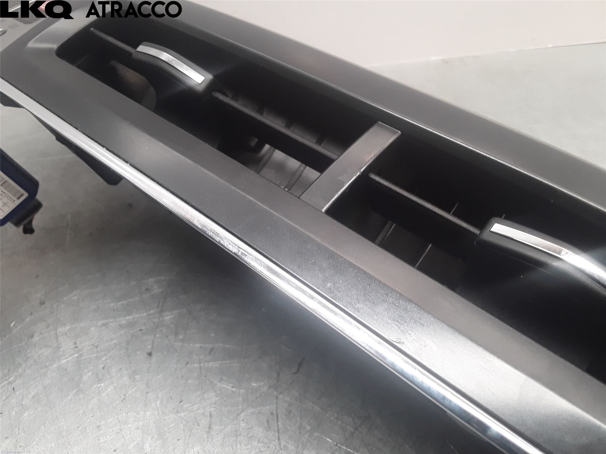 Toyota PRIUS+ ZVW40 12-20 Dashbord Kanal - Dyse