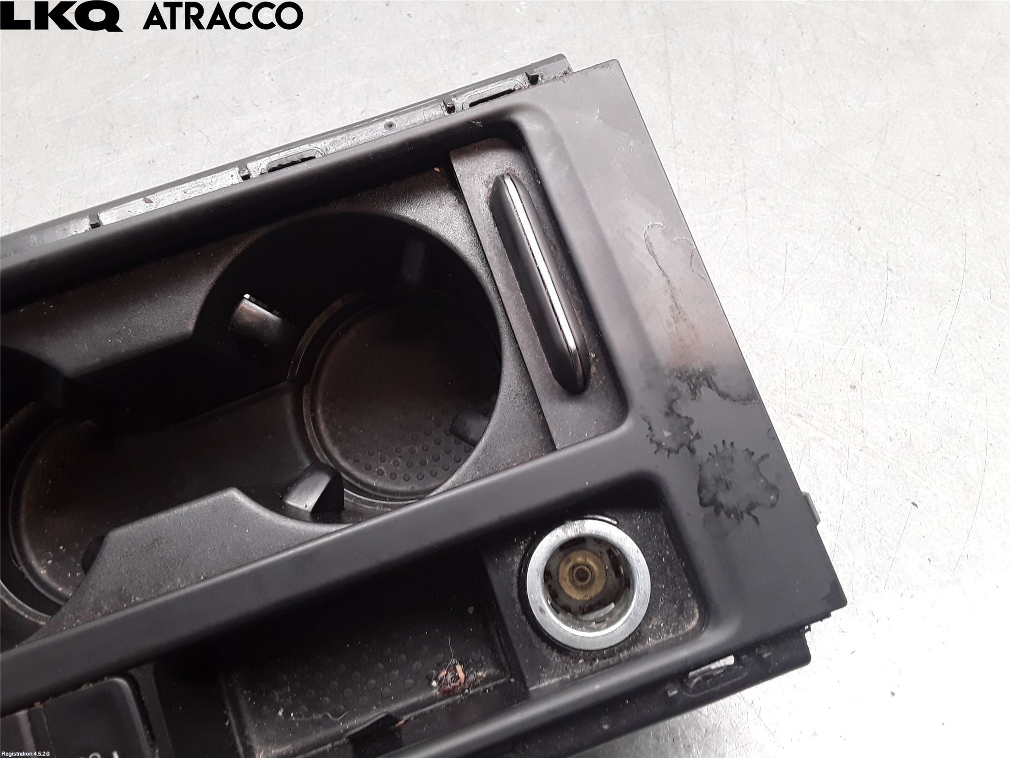 Volkswagen VW GOLF / E-GOLF VII 13-20 Innr Koppholder