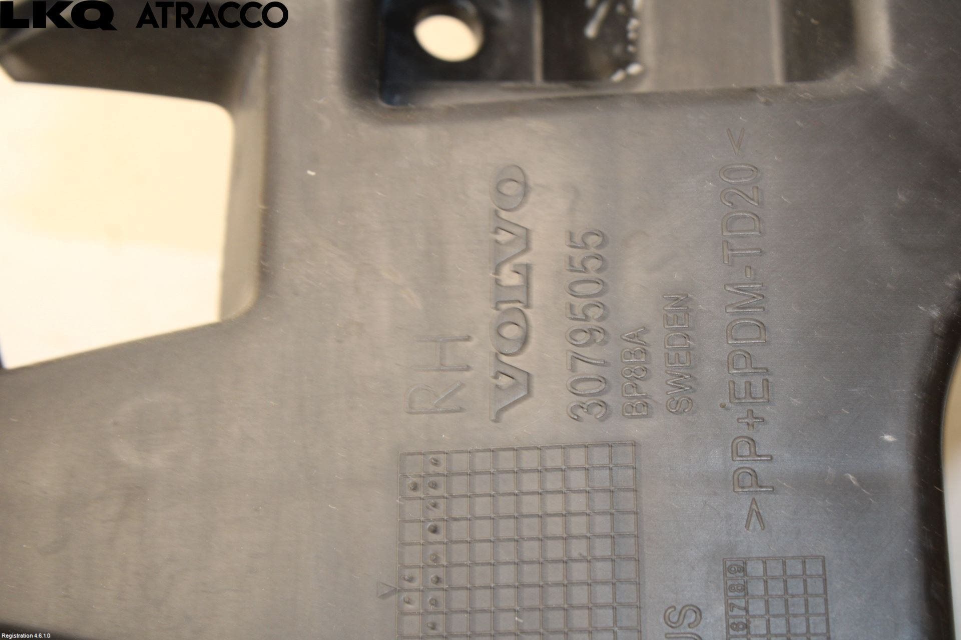 Volvo S60 11-13 Støtfangerfeste Bak Høyre