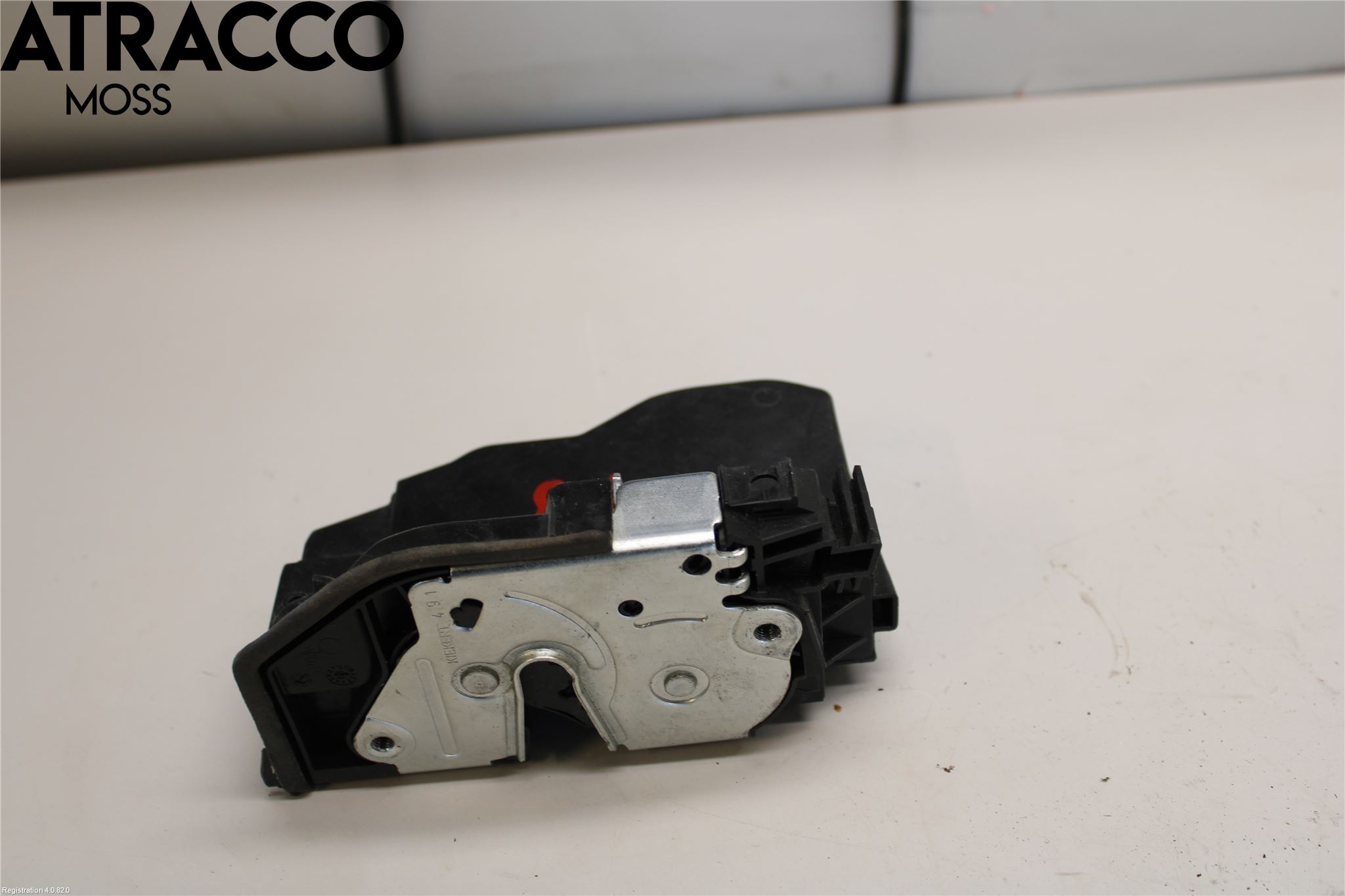 BMW 3 F30/F31/F80 12-19 Dørlås - Låsekasse