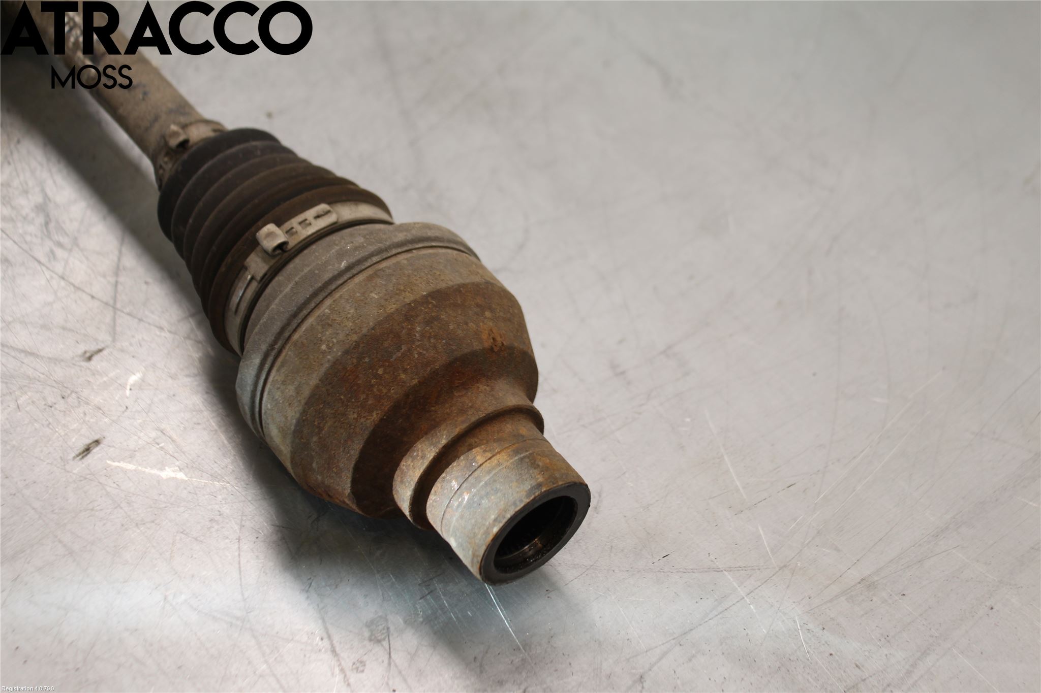 Volkswagen VW GOLF V 04-09 Drivaksel Foran Kompl Venstre