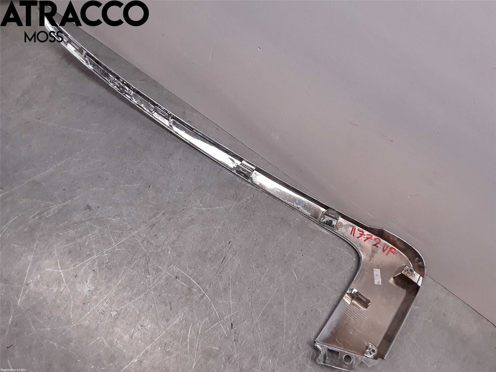 Mitsubishi ECLIPS CROSS Frontrute Dekorlist